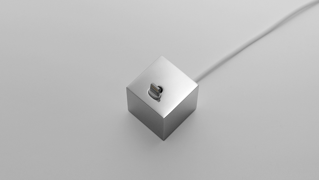 Q dock，iPhone，Charging base，stainless steel，copper ，Charging base，