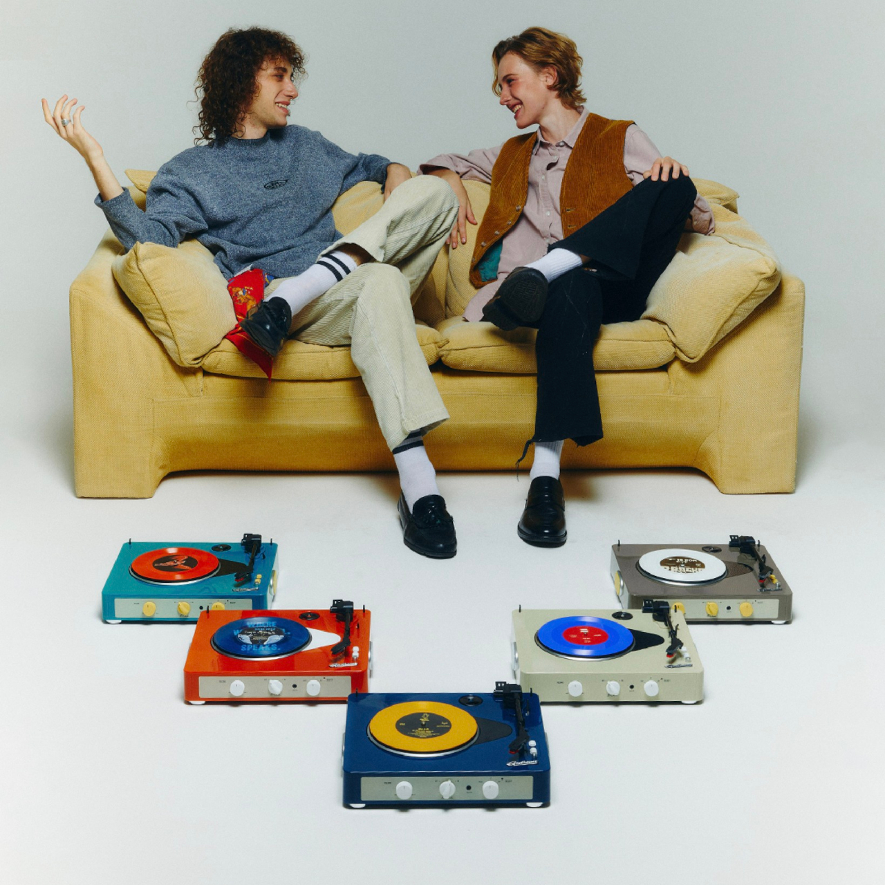 Retro record player，speaker，Brad Retro，USB-C，Modern Creativity，