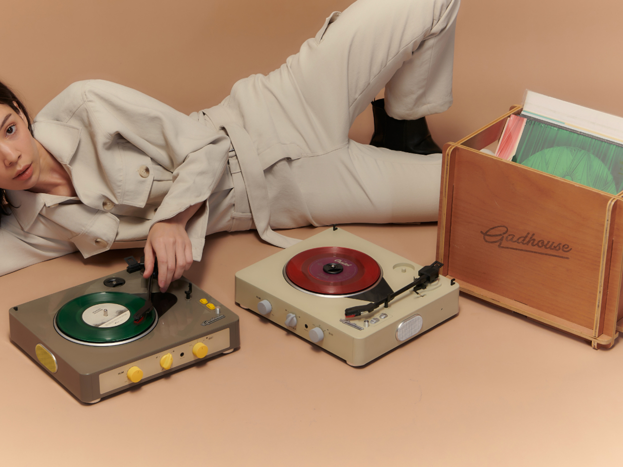 Retro record player，speaker，Brad Retro，USB-C，Modern Creativity，