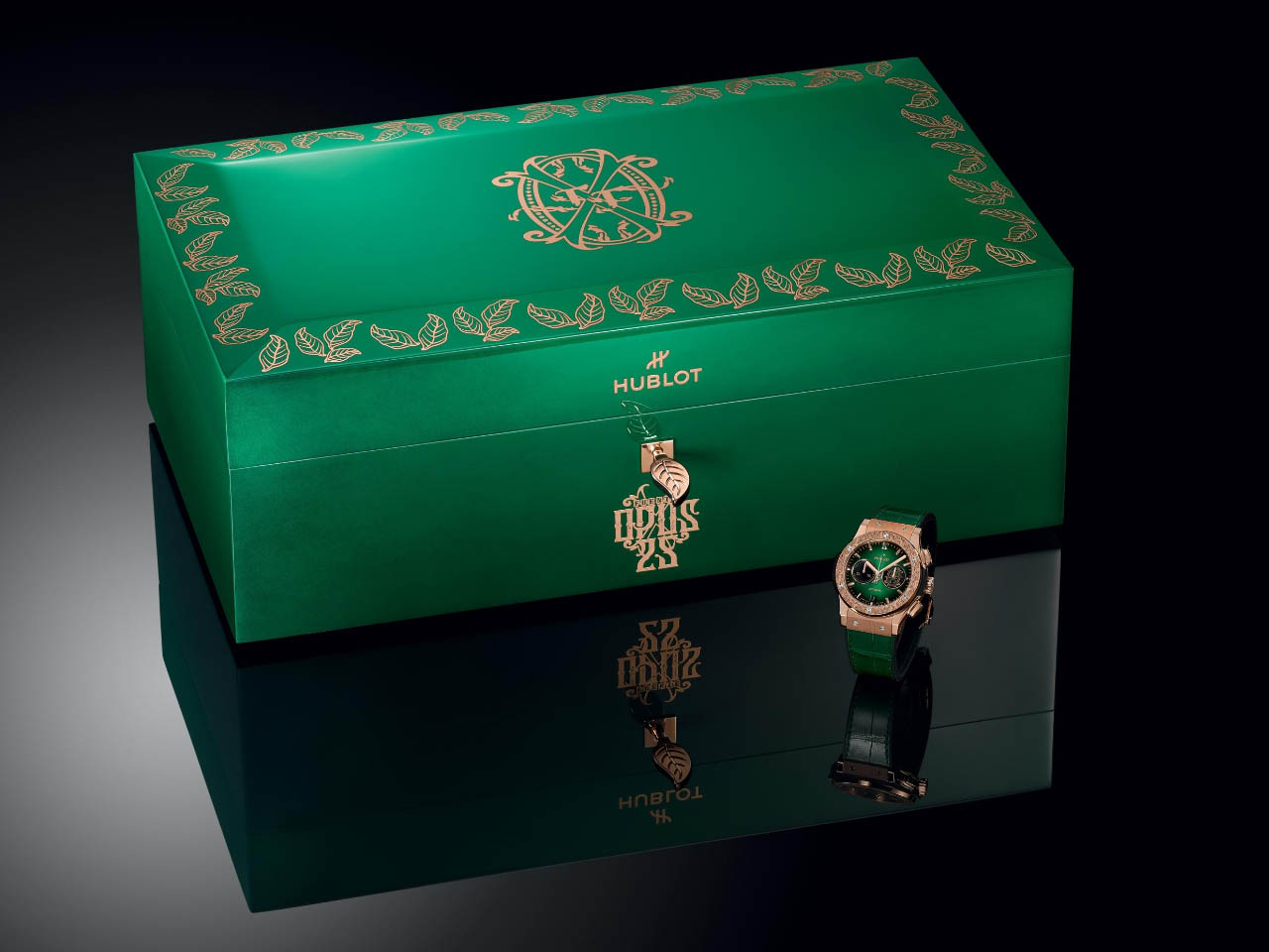 Wristwatch，Arturo Fuente，Wrist watch，Fashion products，