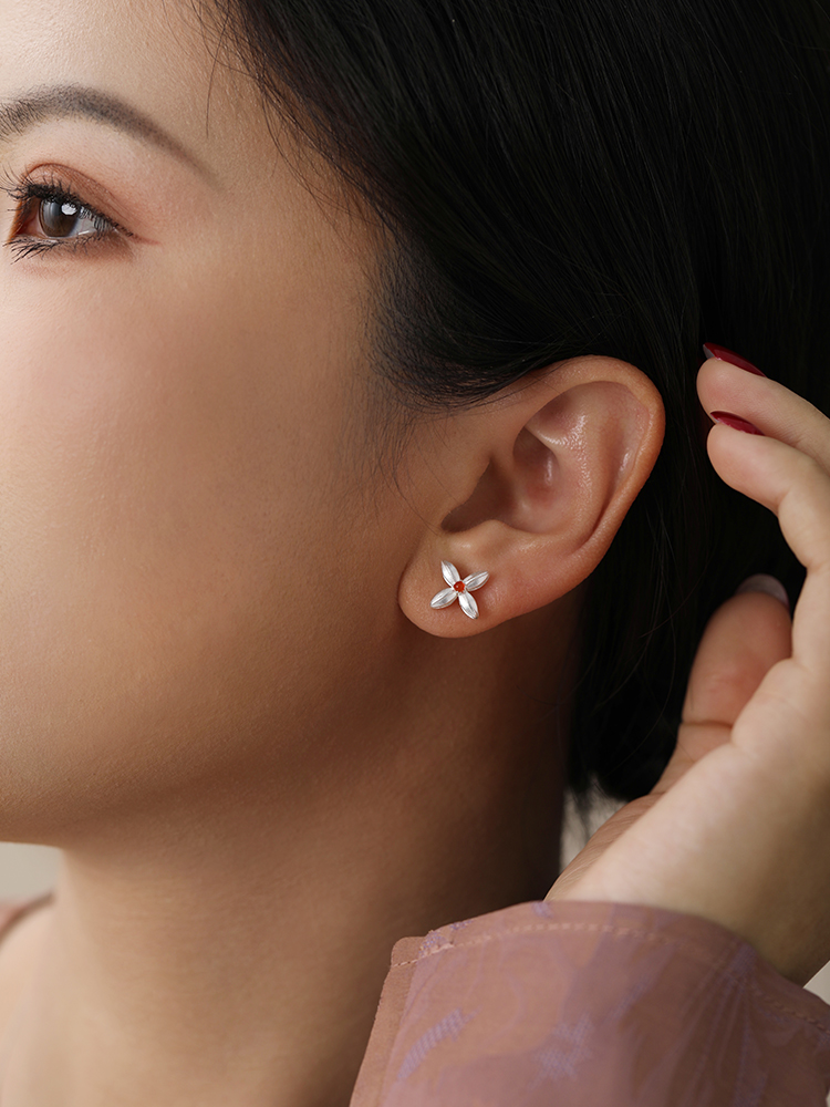 stud earring design，Niche Daily，Simple design，Oriental temperament，Even the pattern of money，Red agate，Valentine's Day gift，