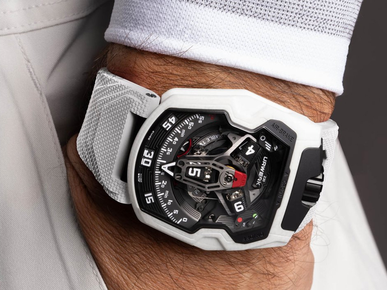 Task，Swiss watchmaking，Wristwatch，Limited edition，