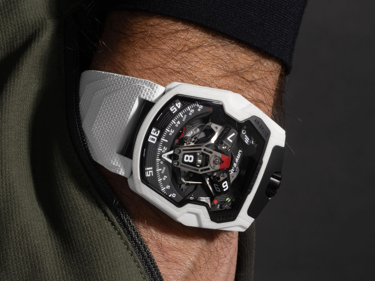 Task，Swiss watchmaking，Wristwatch，Limited edition，