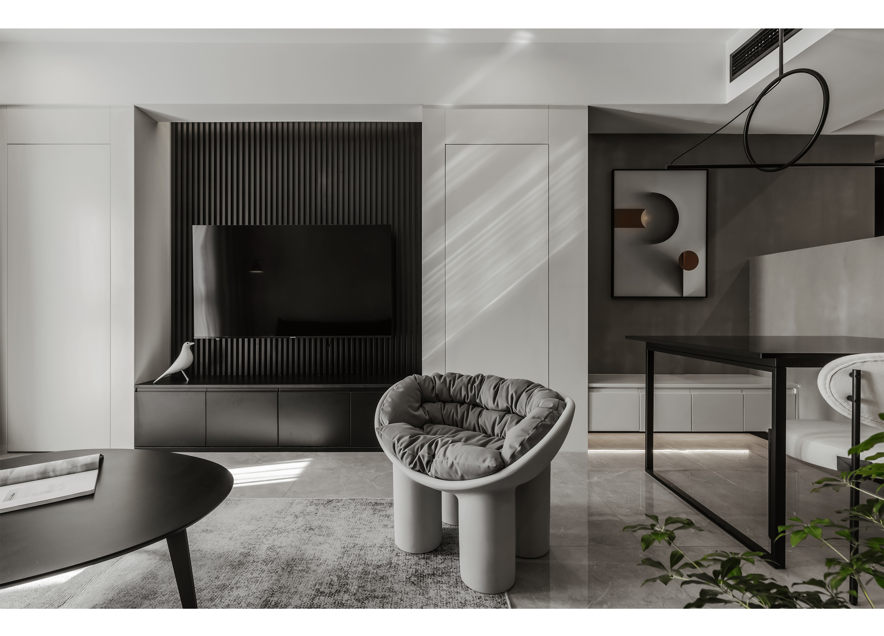 Small apartment design，Minimalist style，space transformation，Storage design，light and shadow design，Geometric Aesthetics，