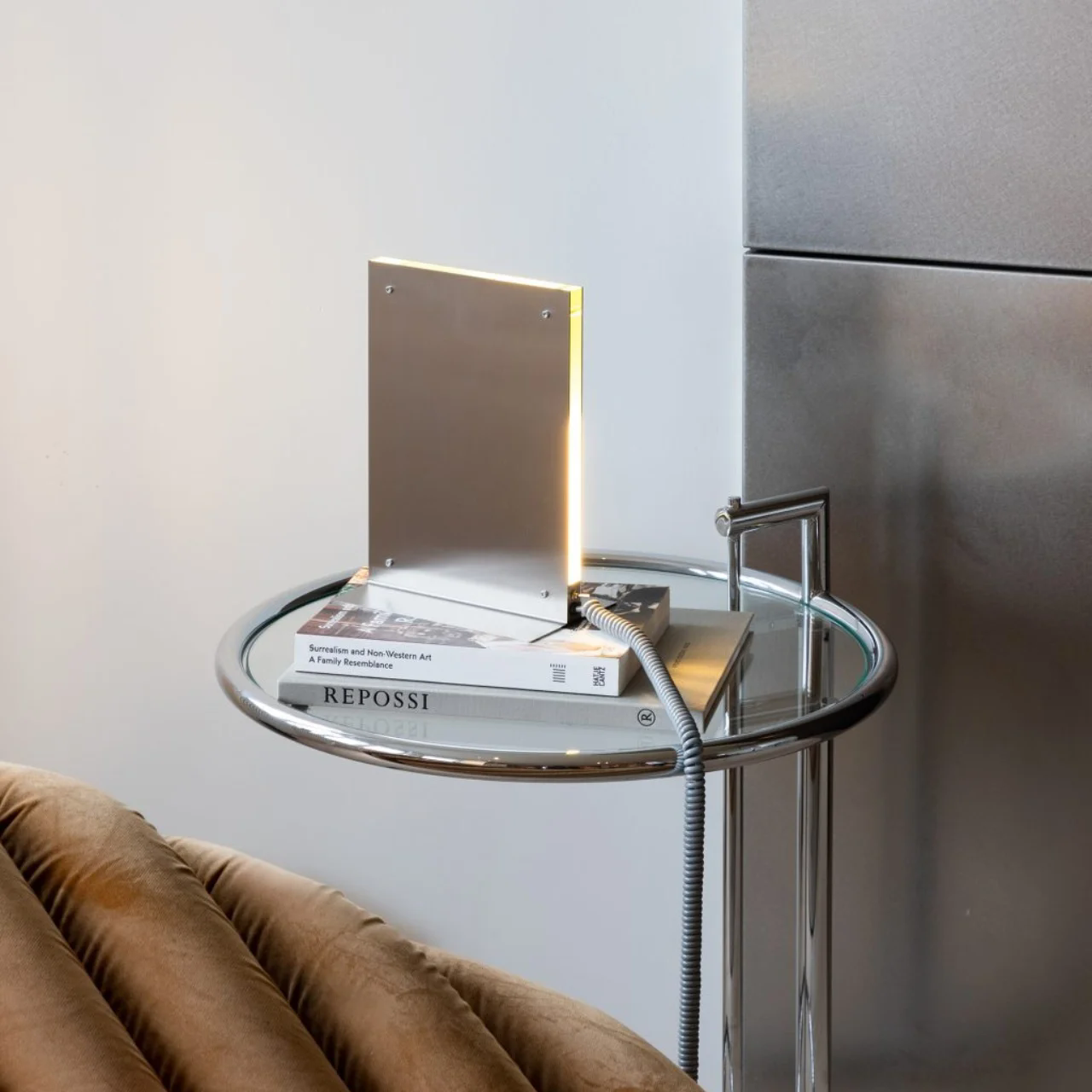 Minimalist design ，Fashion sense，floodlight，Acrylic，stainless steel，