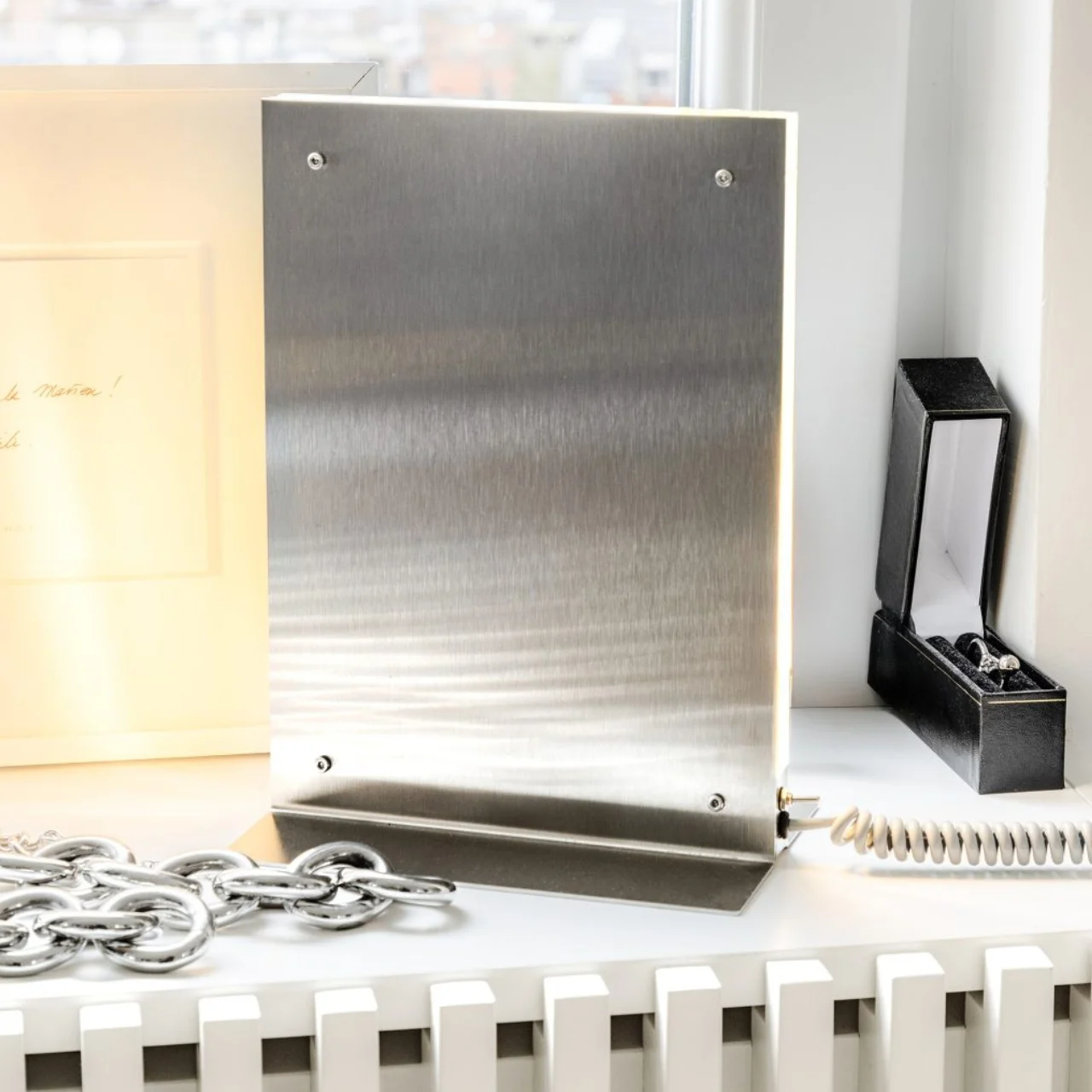 Minimalist design ，Fashion sense，floodlight，Acrylic，stainless steel，