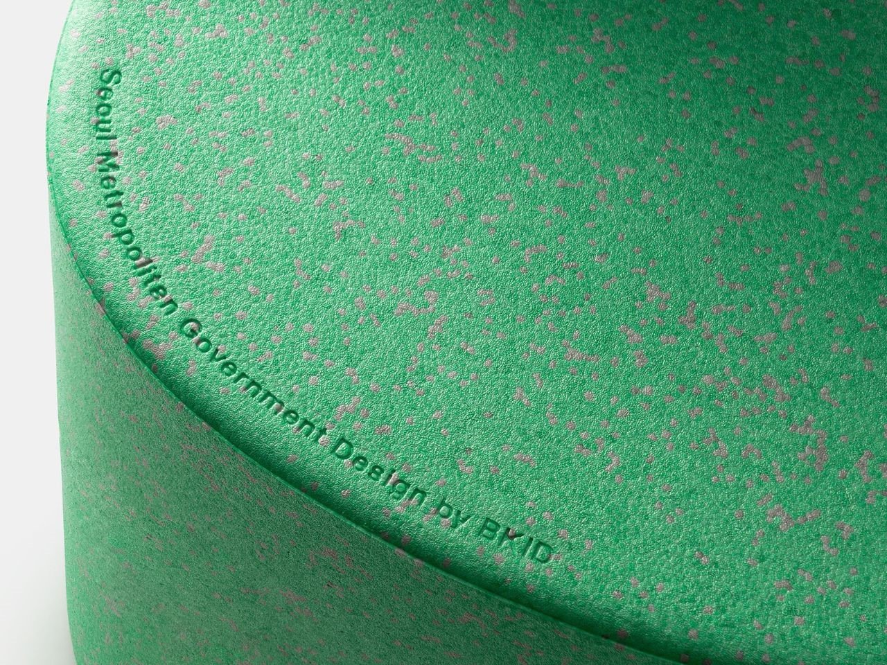 Public seat，Form&Foam，durability，Environmental protection design，EPP，