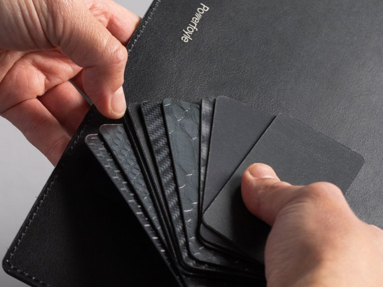 solar energy，Wireless charging，headset，Audio equipment，