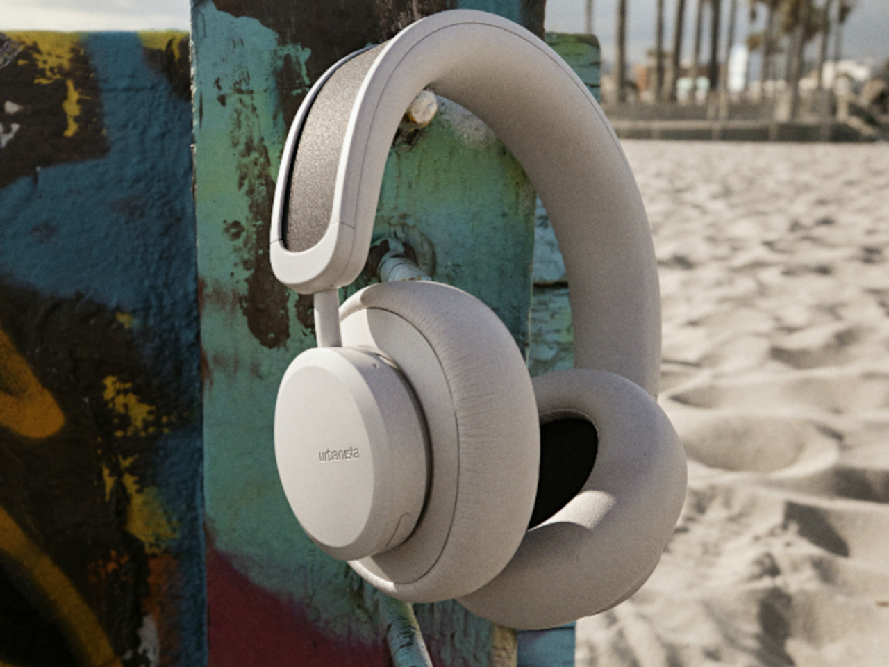 solar energy，Wireless charging，headset，Audio equipment，