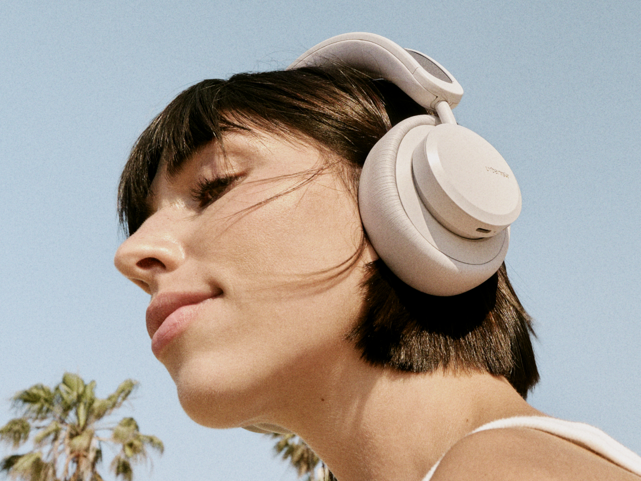 solar energy，Wireless charging，headset，Audio equipment，