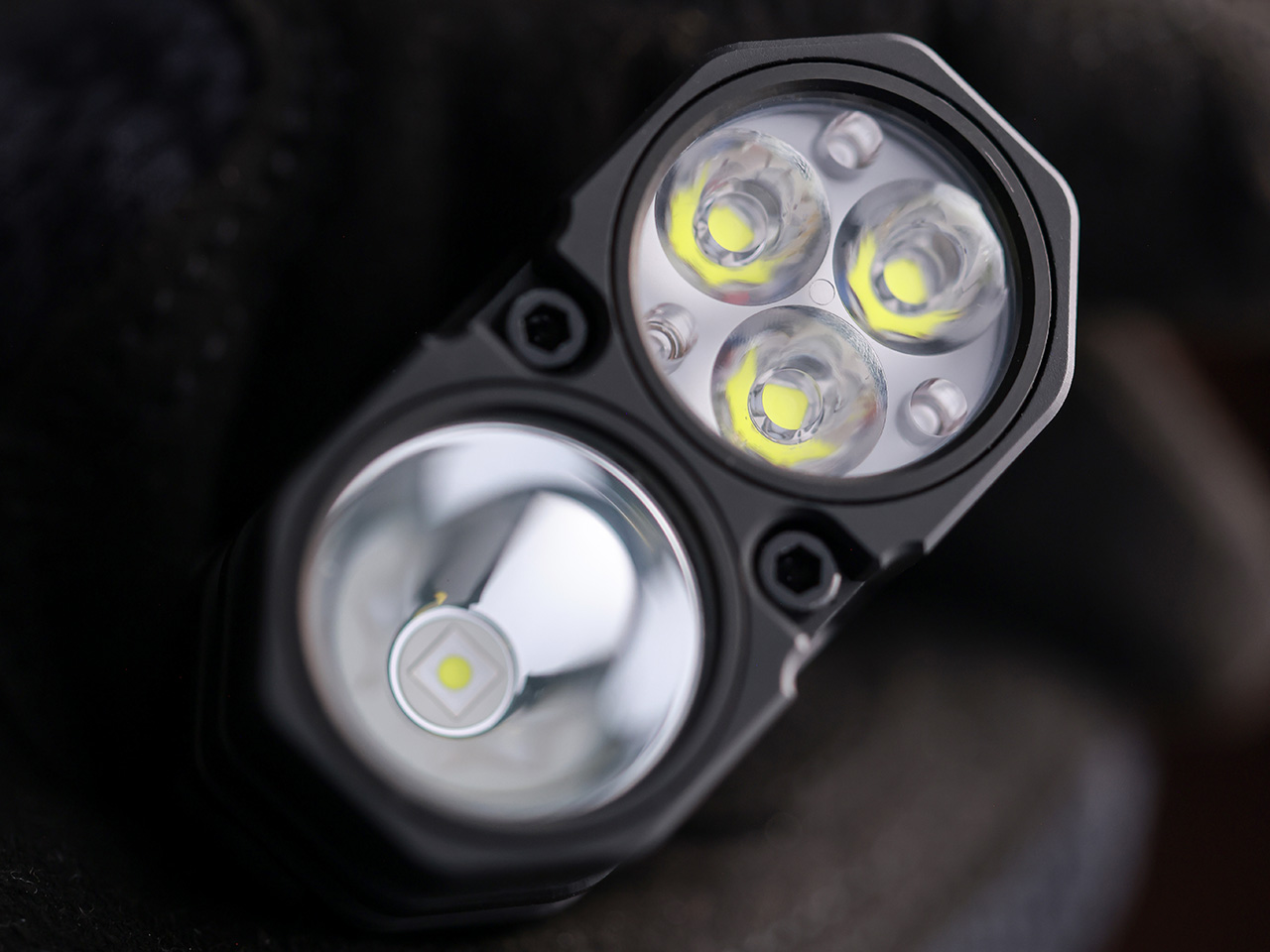 Loop Gear，portable battery，lighting，Spotlight mode，Flashlight，