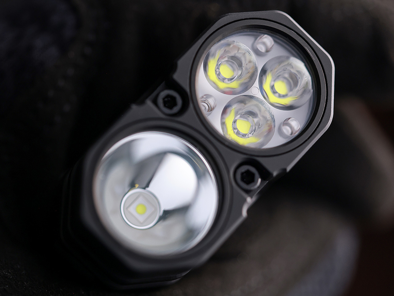 Loop Gear，portable battery，lighting，Spotlight mode，Flashlight，