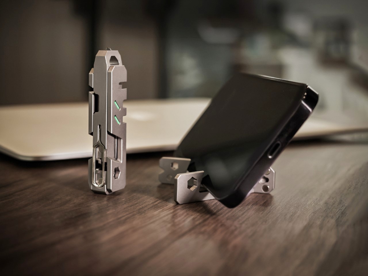 titanium alloy，multi-function，Compact design，practicability，