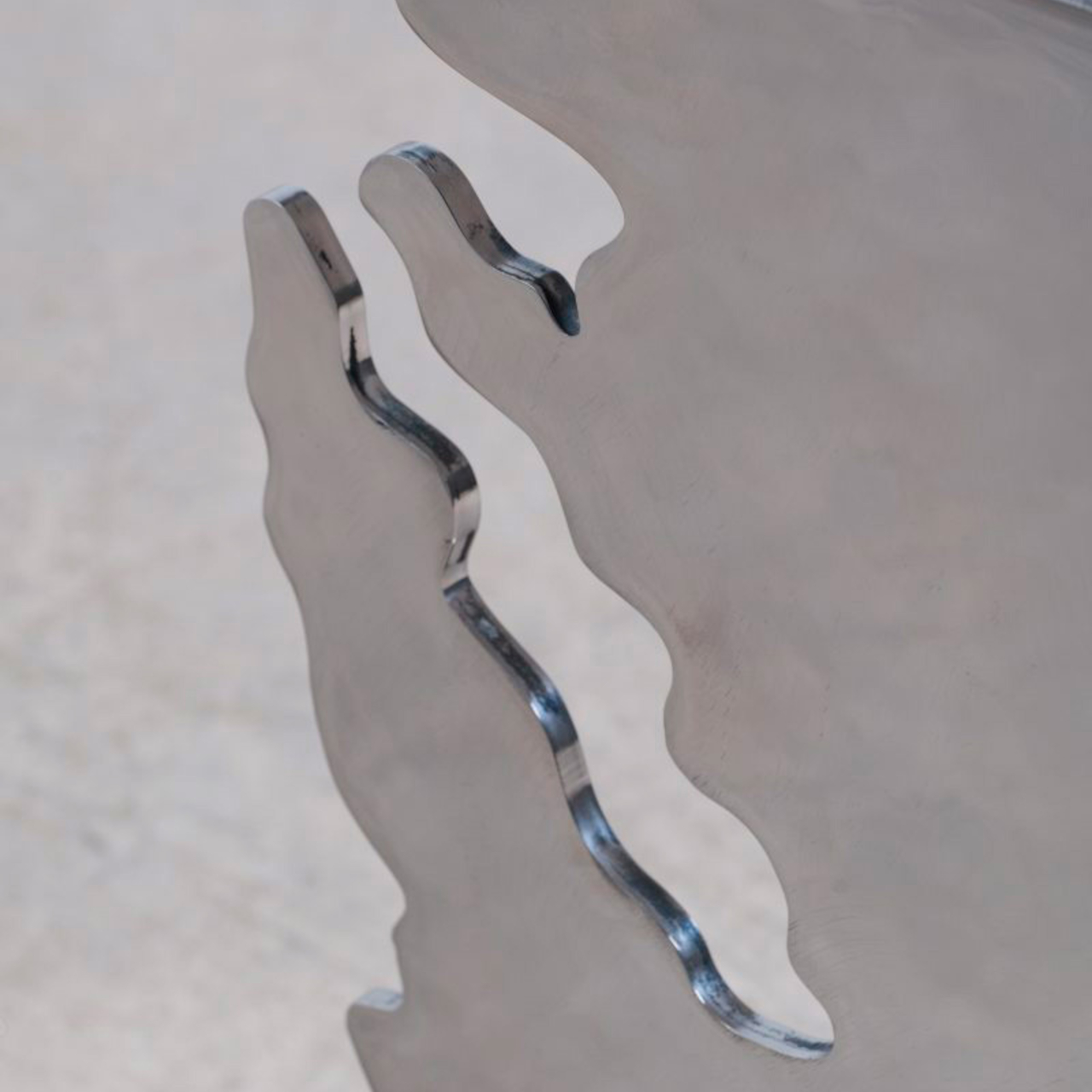 Flow Side Table，Asymmetric design，stainless steel，Home Furnishing decoration，