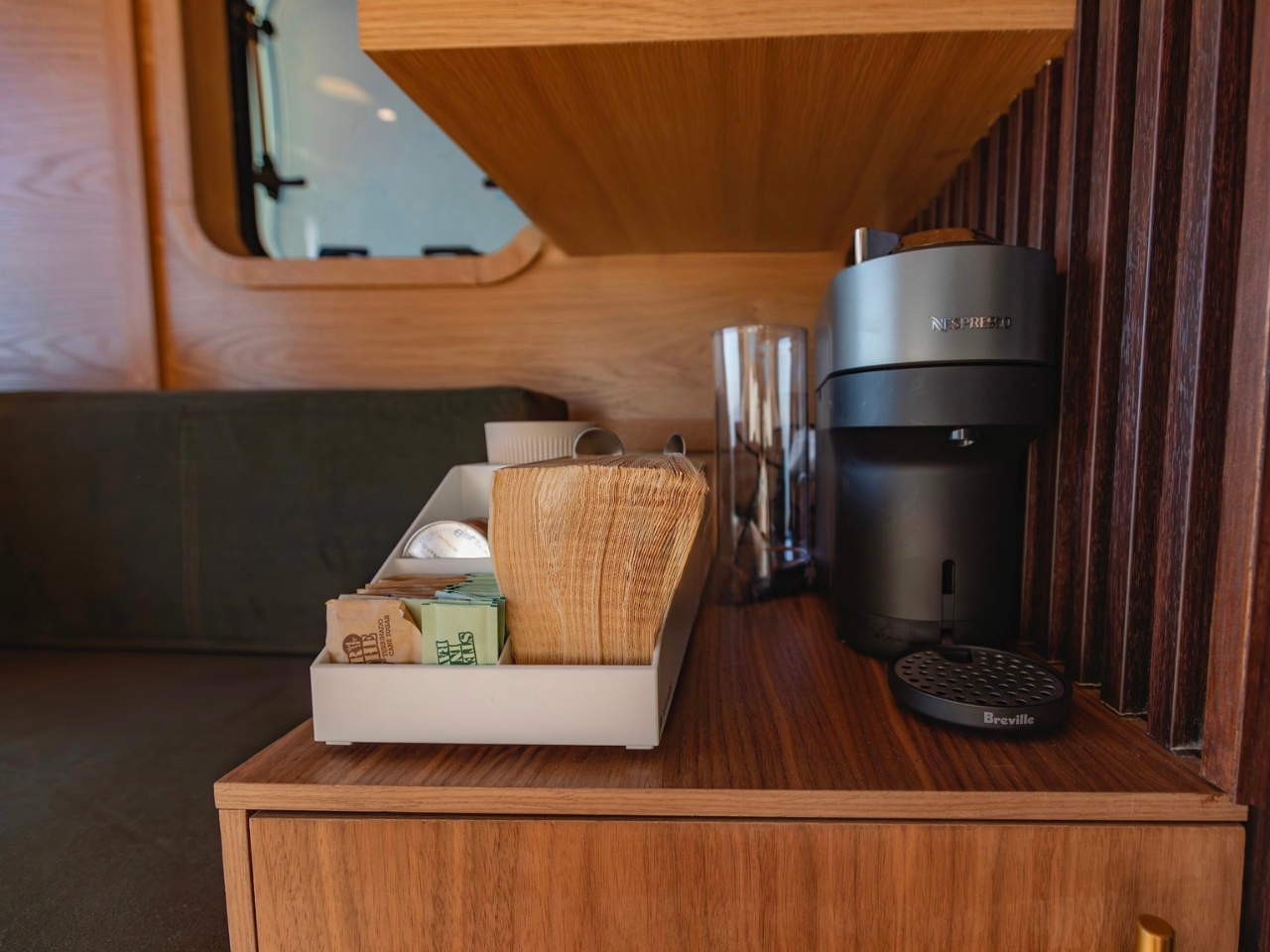 RollAWay Hospitality，Touring car，vehicle，RollAWay，Campervan，