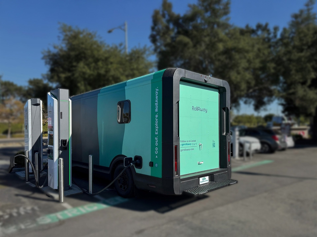 RollAWay Hospitality，Touring car，vehicle，RollAWay，Campervan，