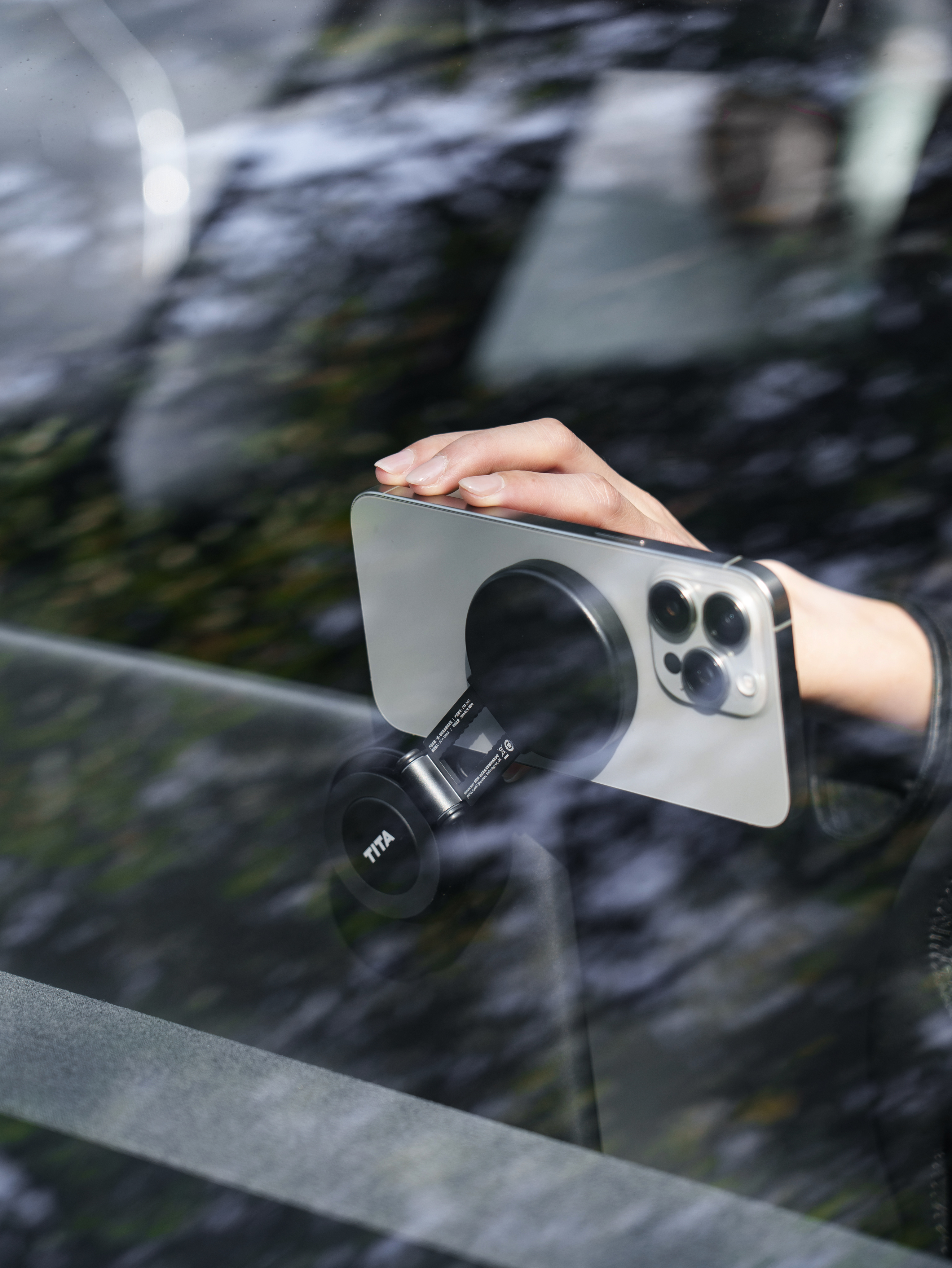 TITA，Mobile phone bracket，Suction cup holder，Multifunctional support，Vehicle mount ，