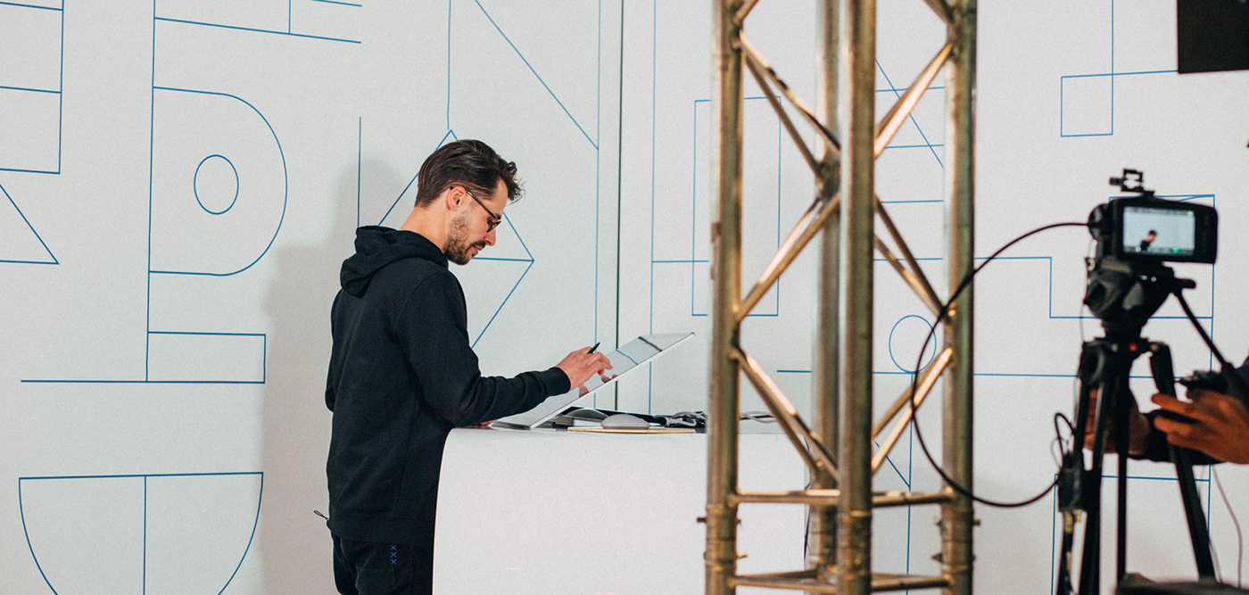 multi-function，Telecommuting，modularization，Enclosed storage，surface，