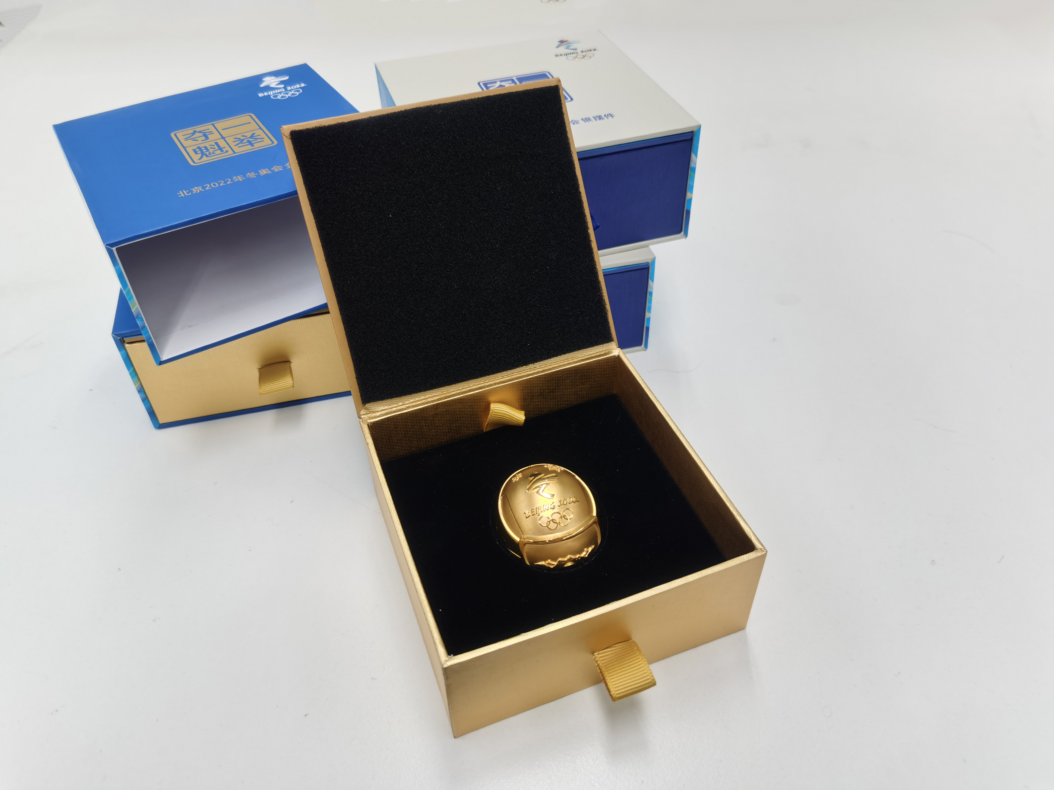 Winter Olympics，Licensed Commodity，skiing，Helmet，Keepsake，Precious Metal Product Design，