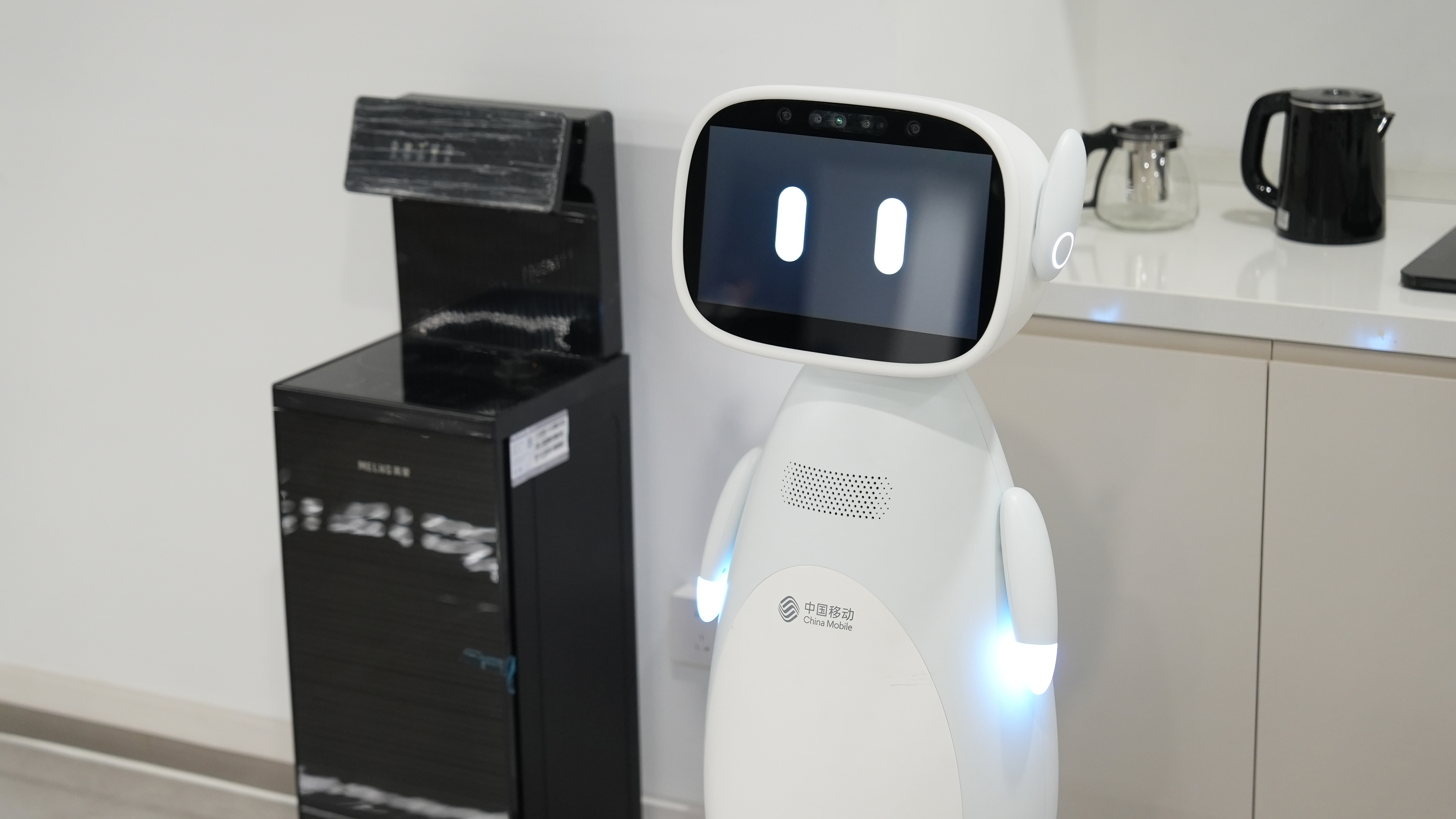 Service robot，China Mobile，product design，Bionics Design ，Pet company，Home intelligence，If Award，