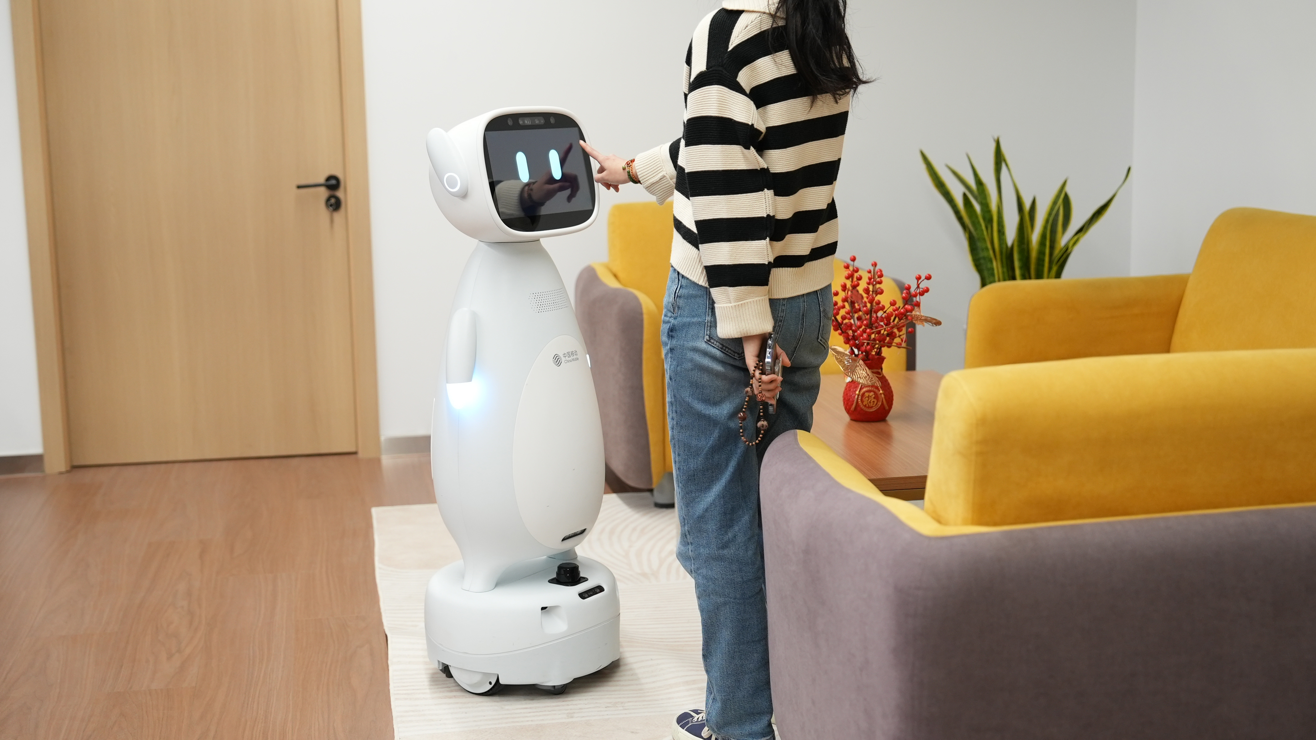 Service robot，China Mobile，product design，Bionics Design ，Pet company，Home intelligence，If Award，