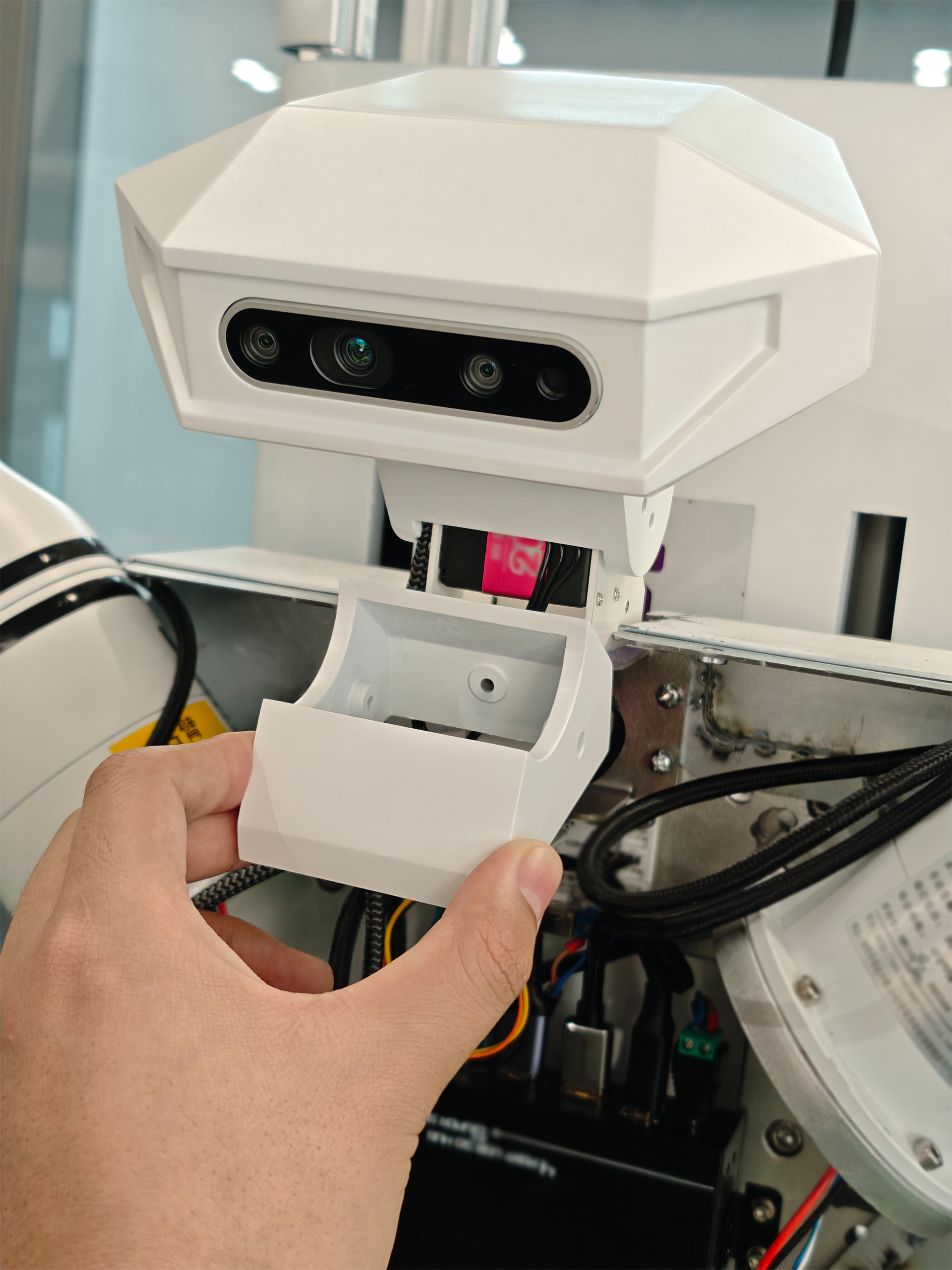 Humanoid robot，wheeled robot，robot，physical intelligence，