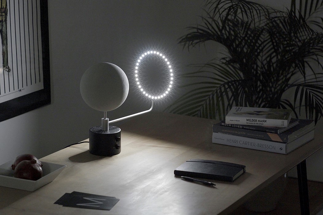 Desk lamp，originality，Moon，product design，