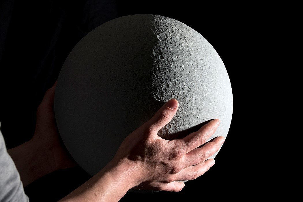 Desk lamp，originality，Moon，product design，