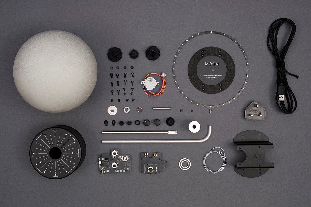 Desk lamp，originality，Moon，product design，