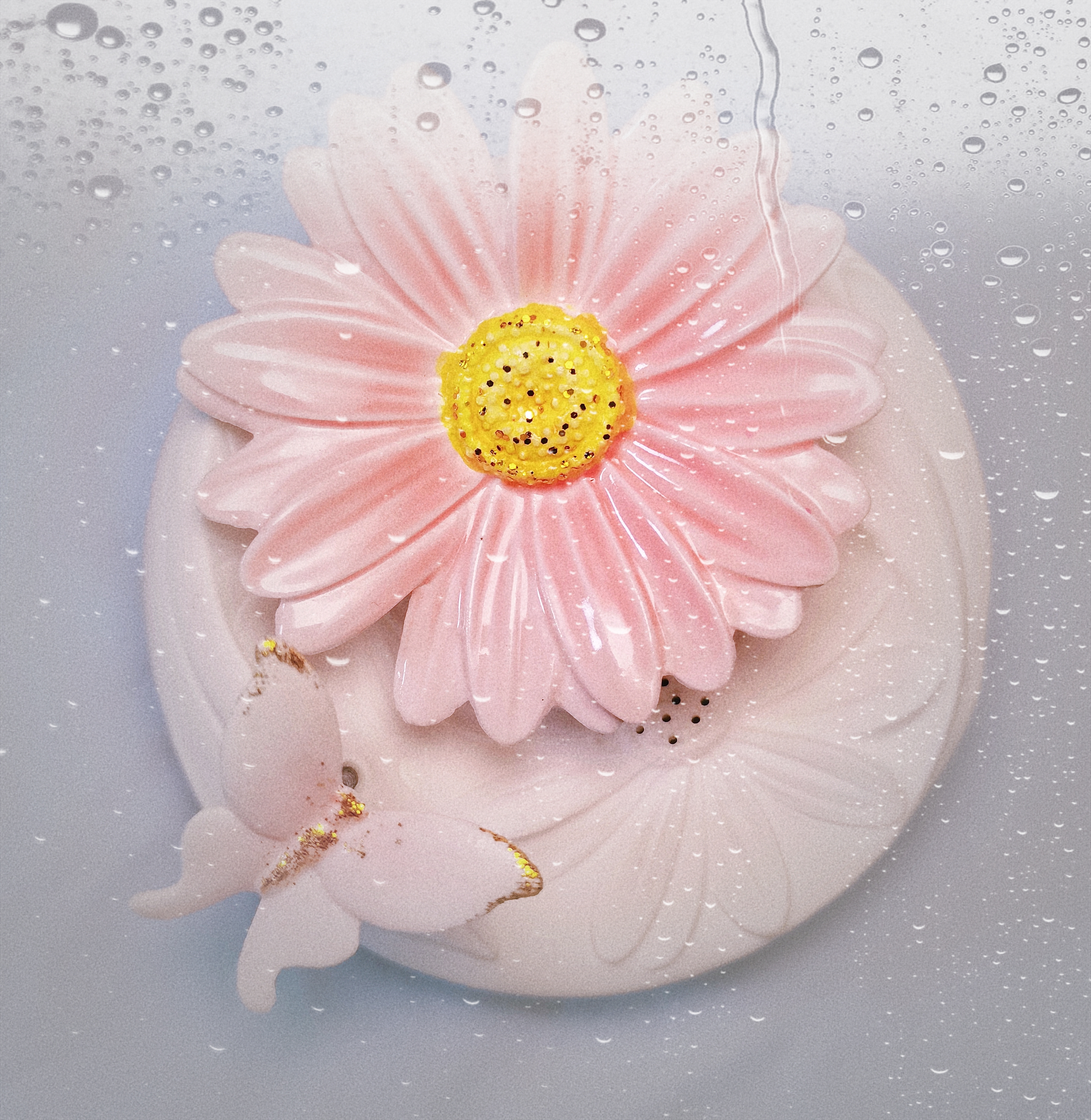 Handmade Pink Daisy Ceramic Car Aromatherapy，