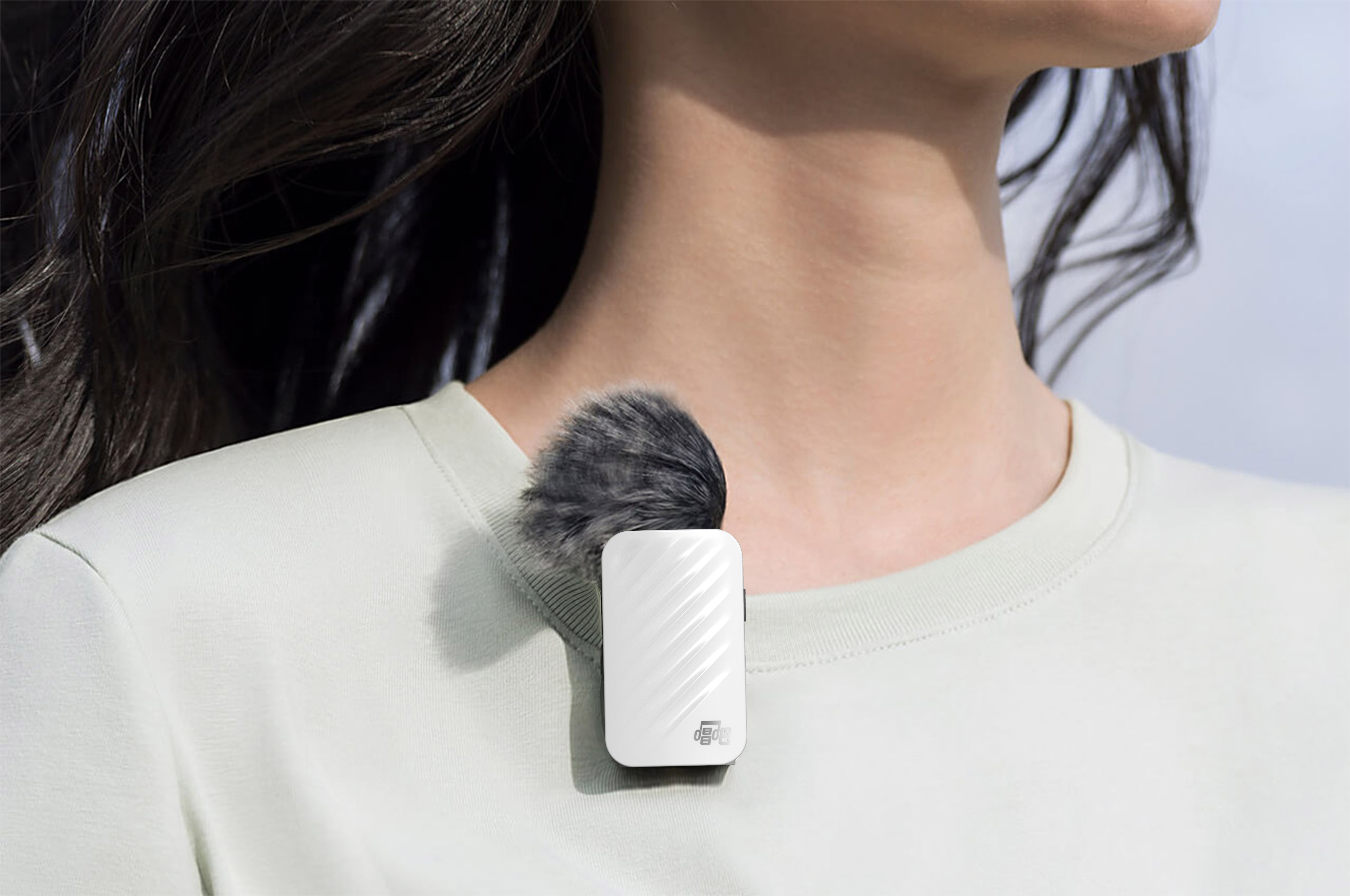 collar clip wheat, consumer electronics, creative concept, fashion, elegance,，