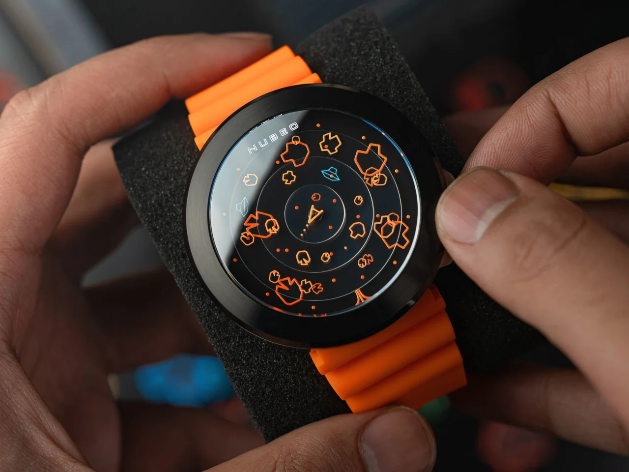 Wrist watch，Wristwatch，Atari，Fashion products，