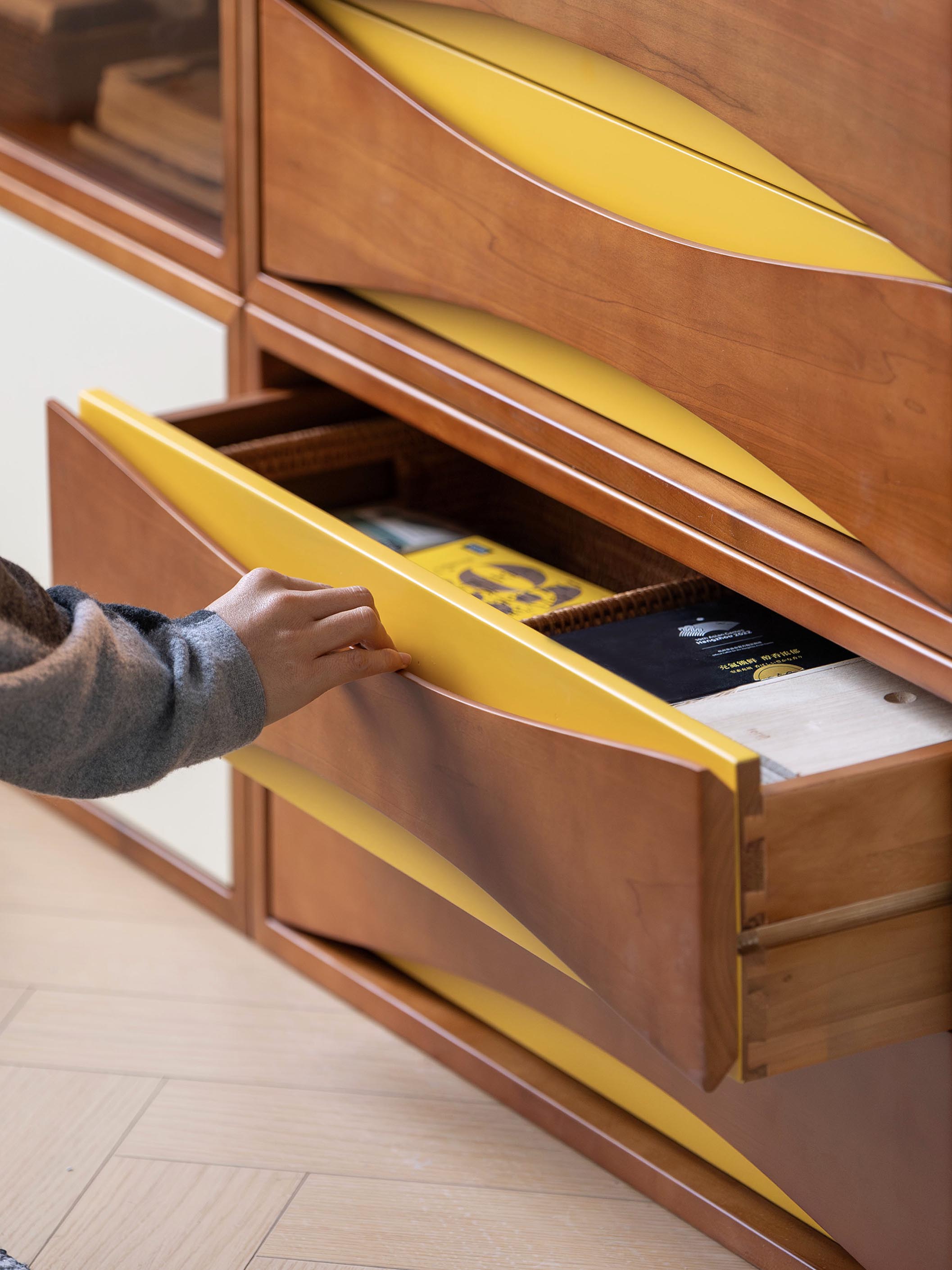 Original design，Side cabinet，Solid wood furniture，Residential Furniture，medieval furniture，furniture design ，