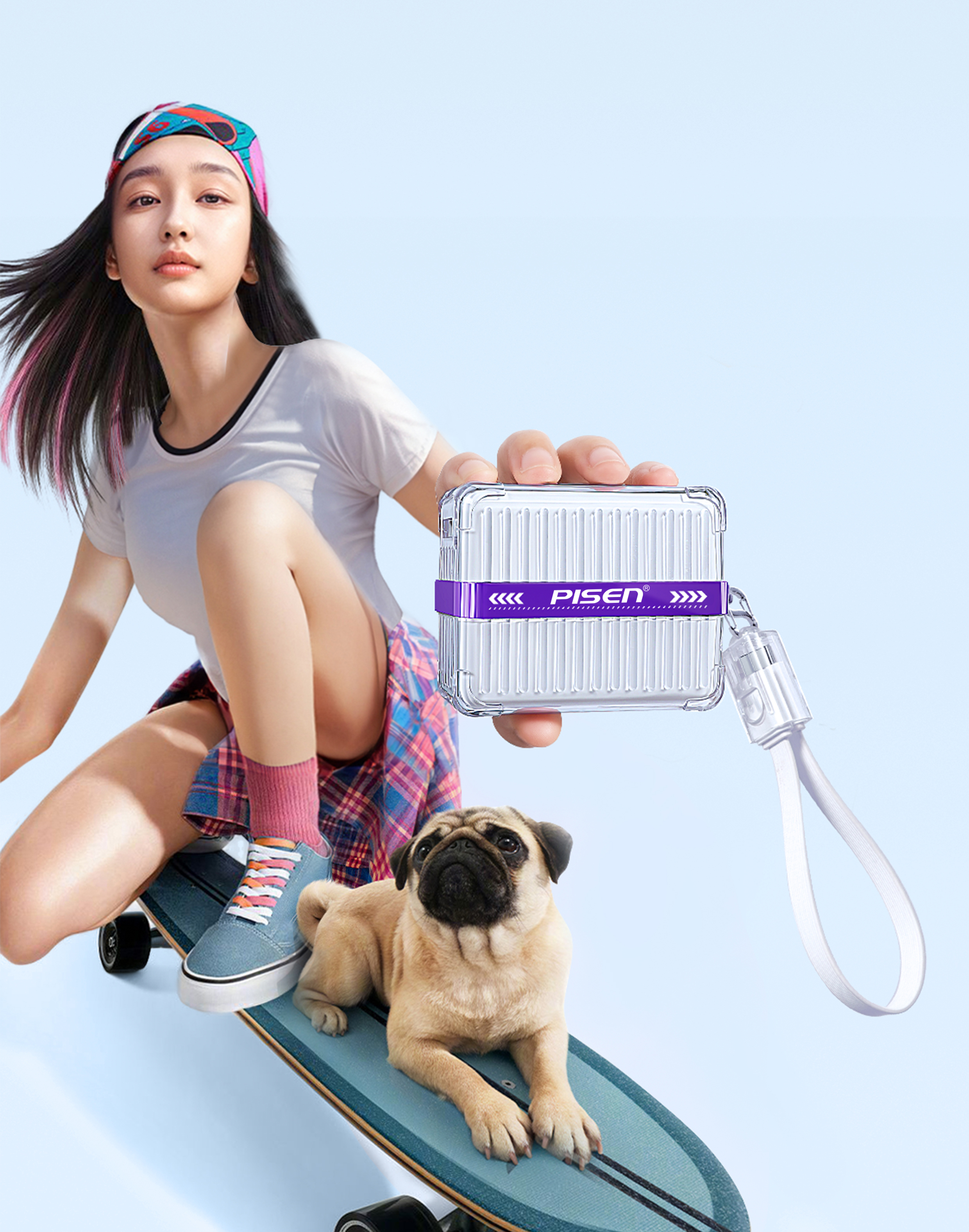 A suitcase that can make you full of electricity at all times is charged with charging treasure.，