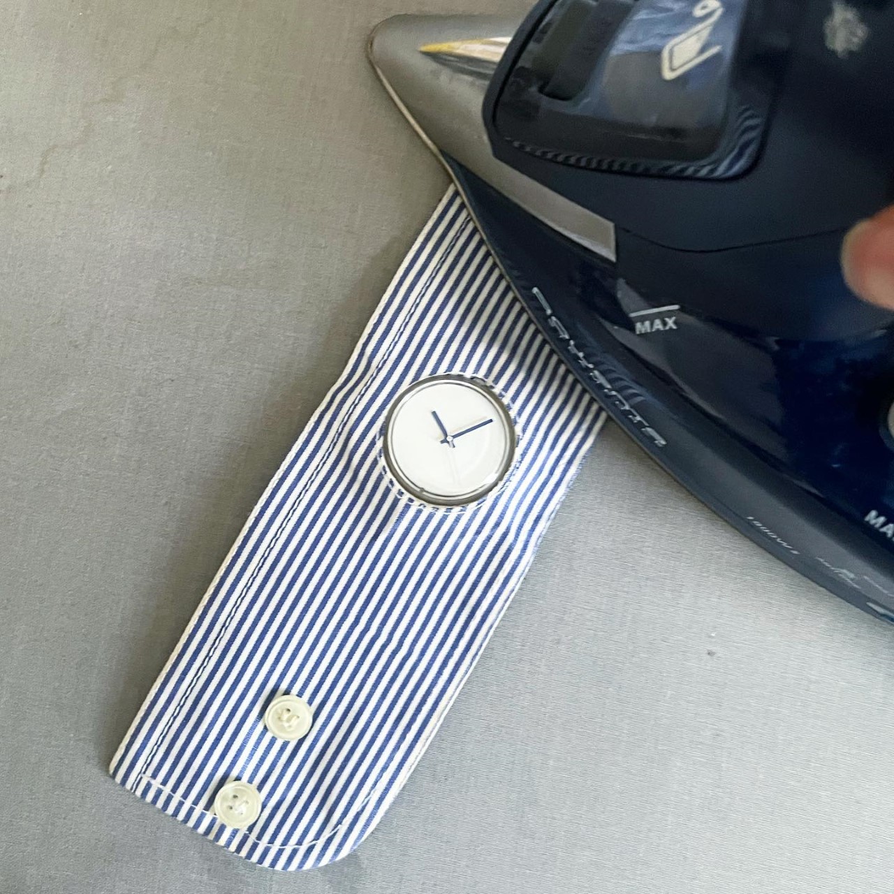 swatch，Wrist watch，neckline，leisure time，