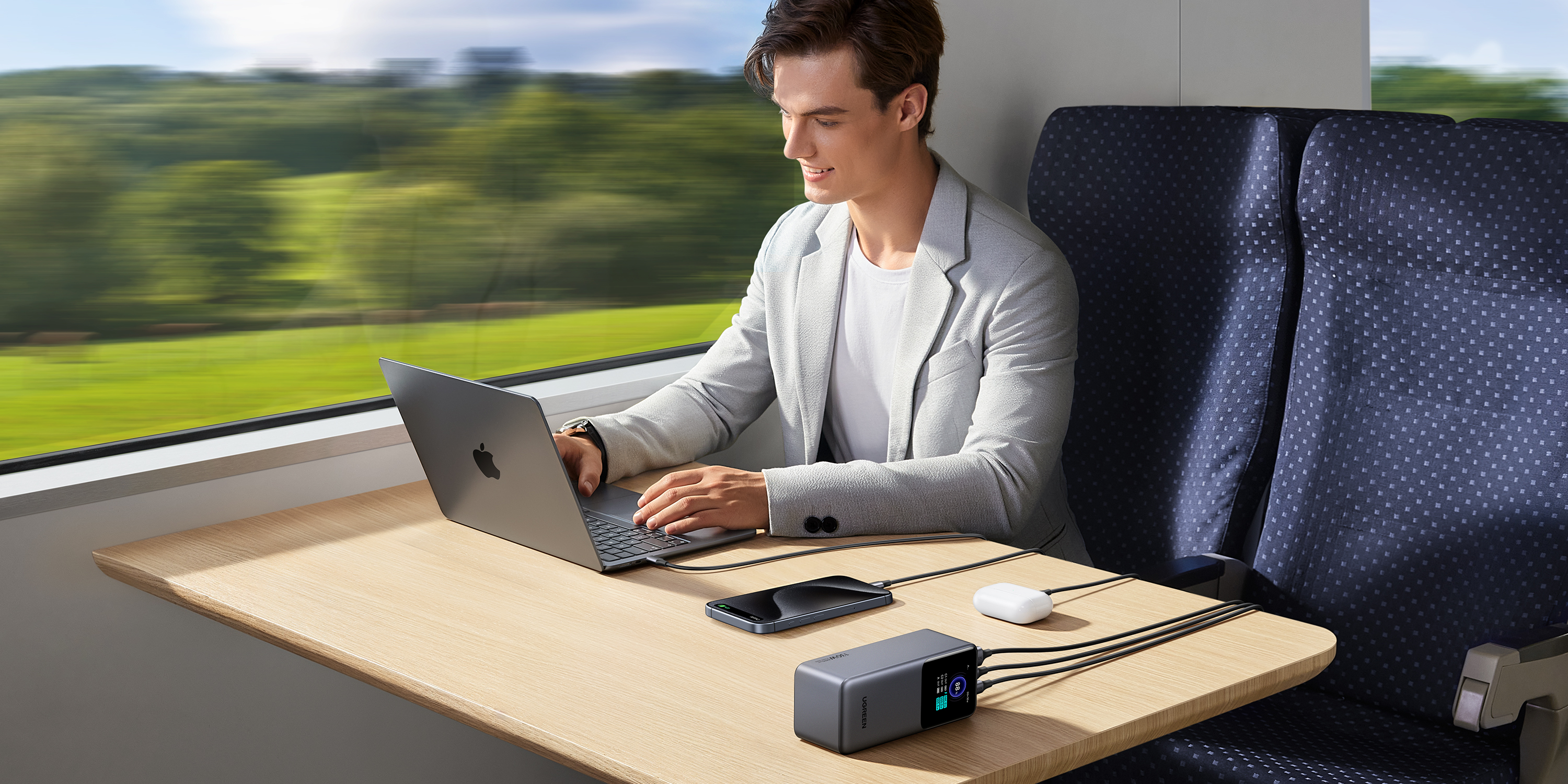 Green couplet，Product rendering，3c，portable source，