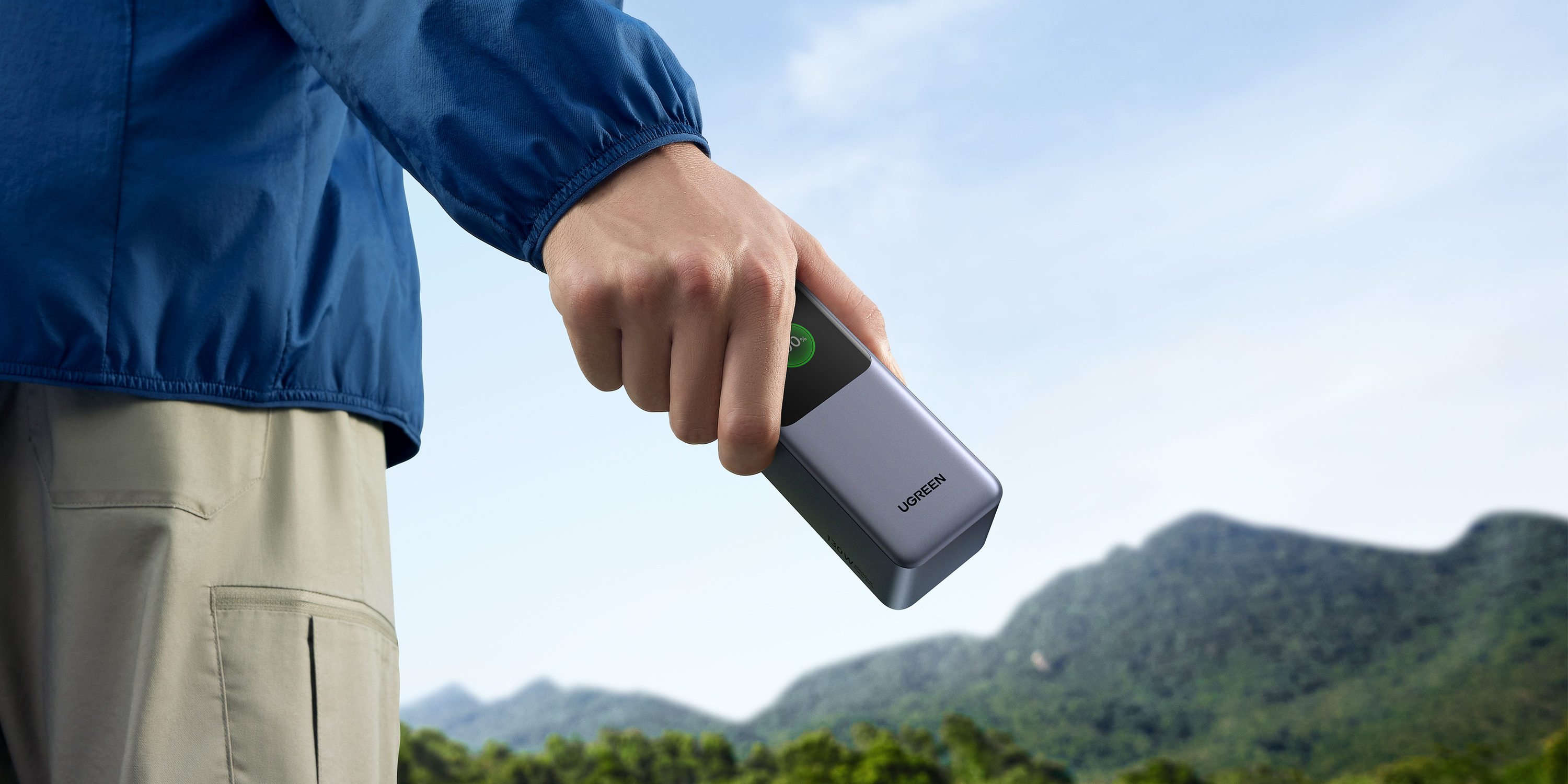 Green couplet，Product rendering，3c，portable source，