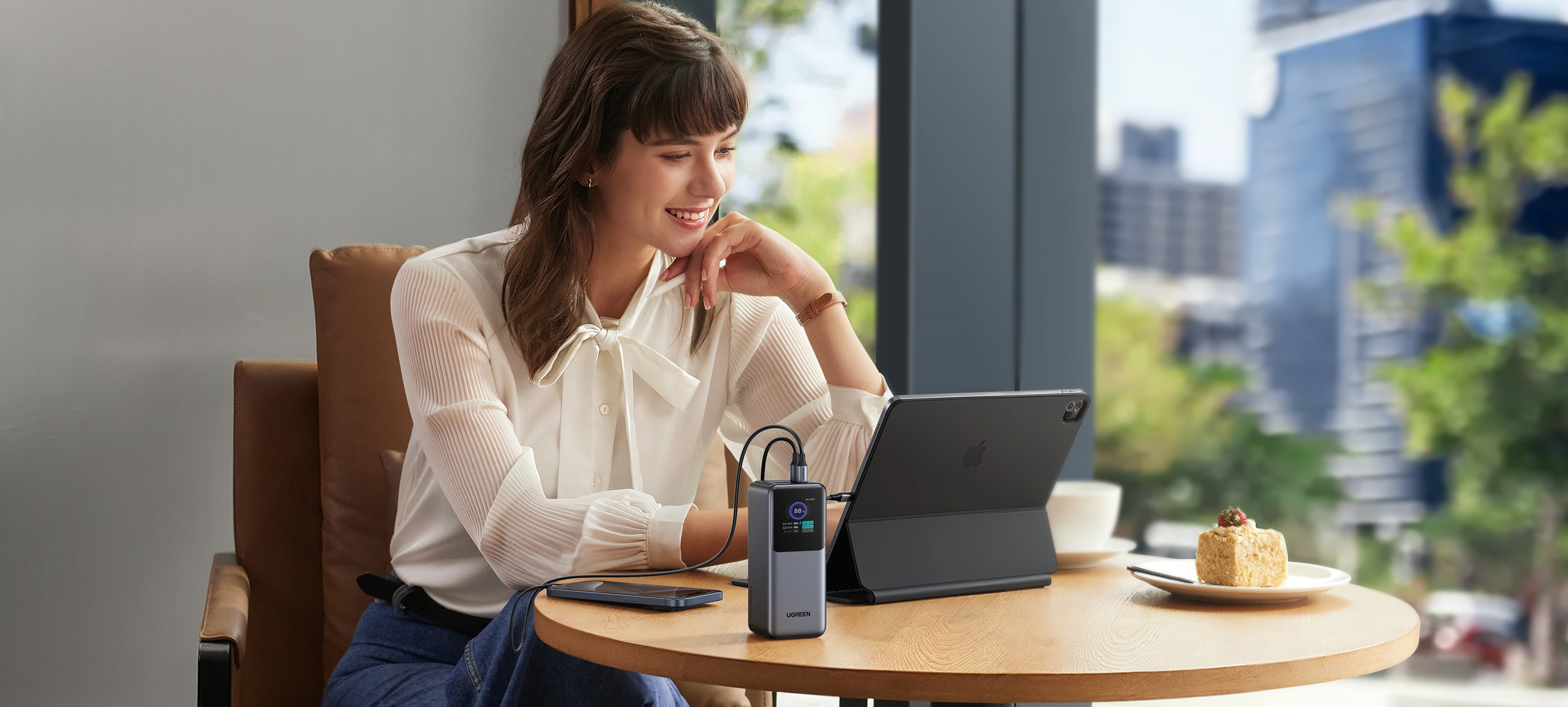 Green couplet，Product rendering，3c，portable source，