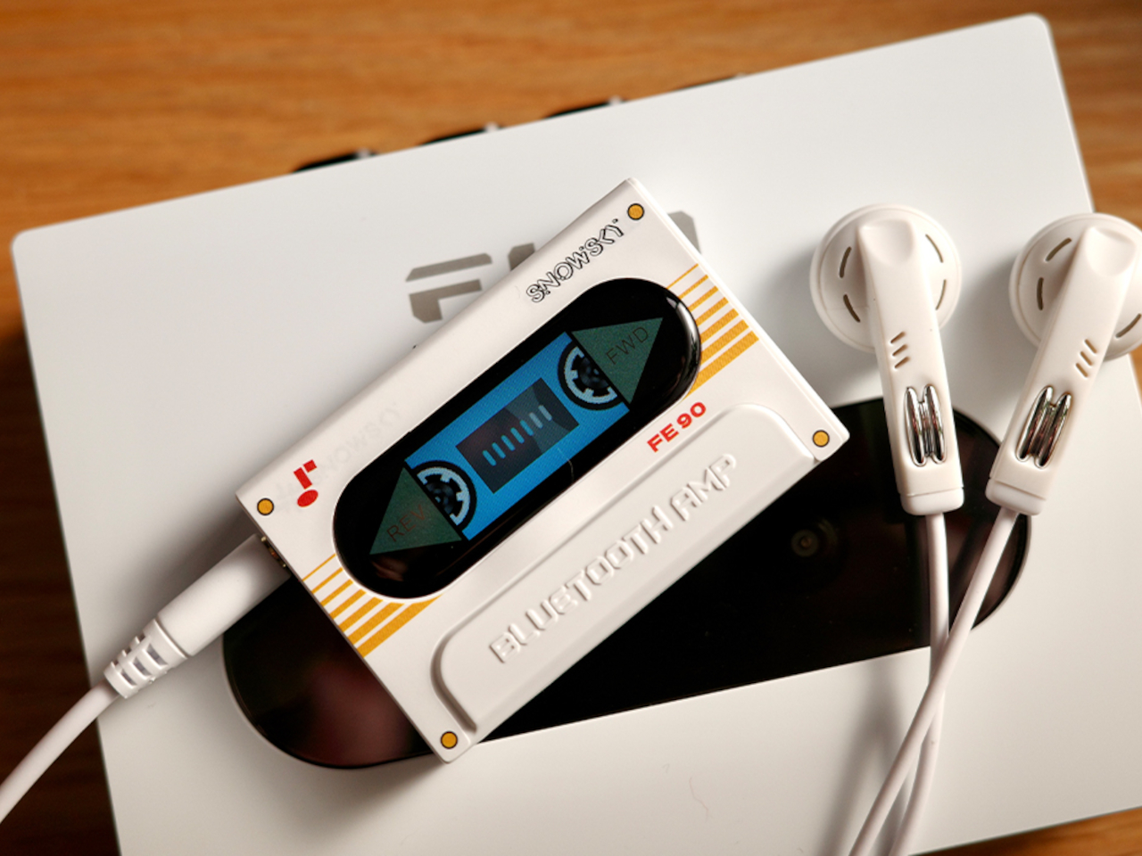 Fiio，Retro Tape，Bluetooth DAC，Headphone Amplifier，