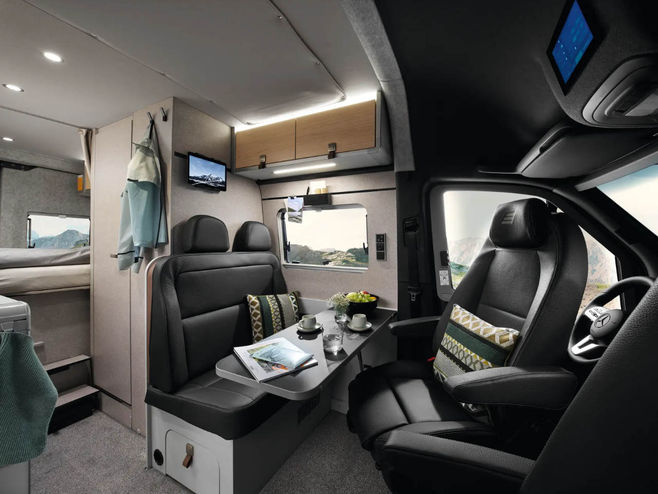 Hymer，Campervan，Benz Sprinter，Smart home control，Outdoor adventure，