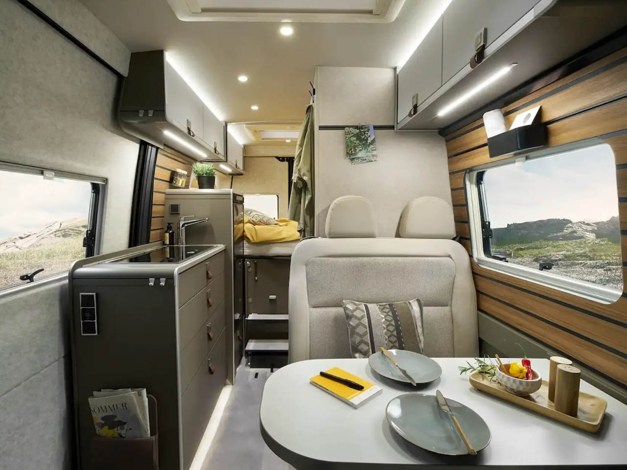 Hymer，Campervan，Benz Sprinter，Smart home control，Outdoor adventure，