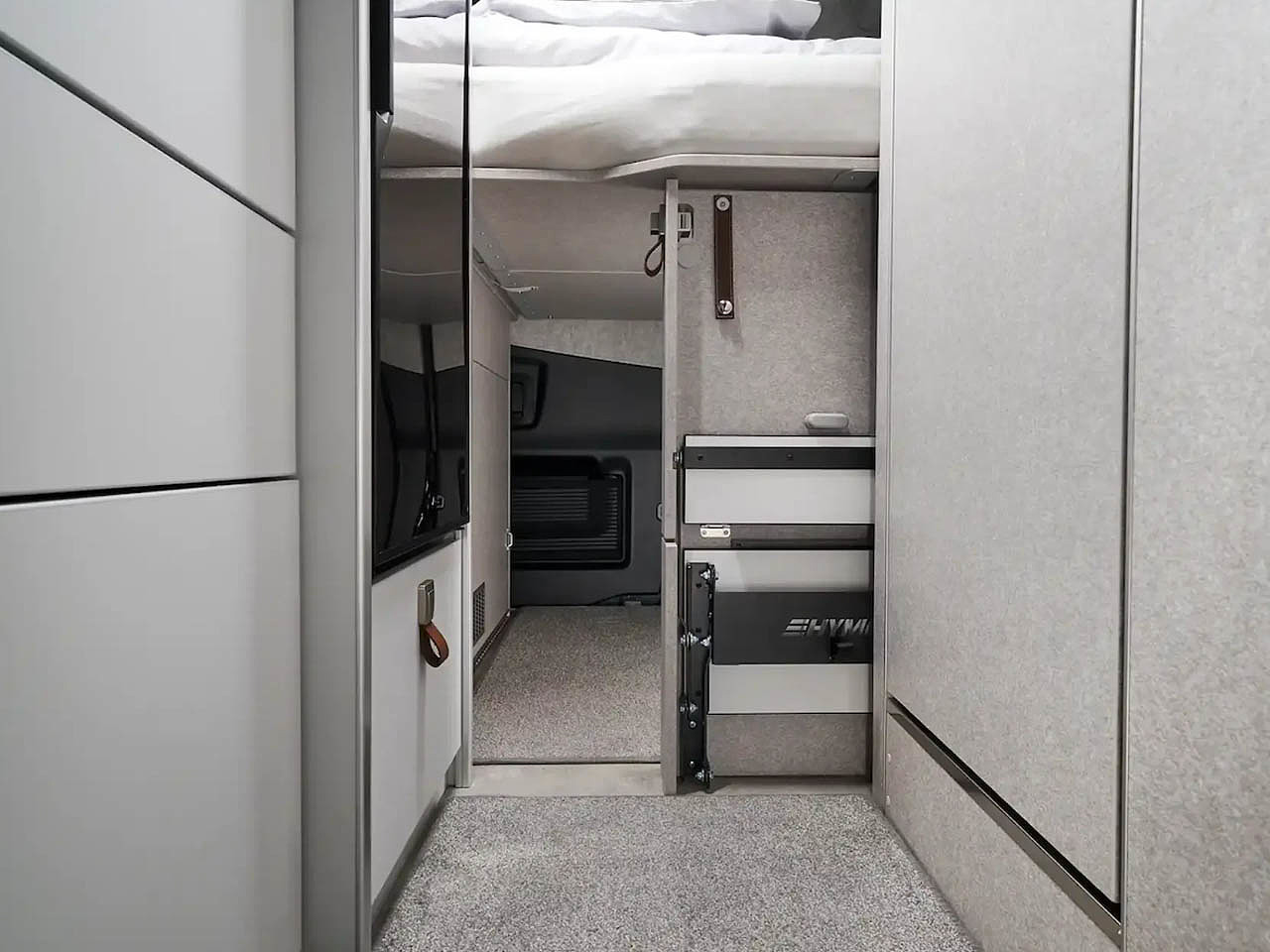 Hymer，Campervan，Benz Sprinter，Smart home control，Outdoor adventure，
