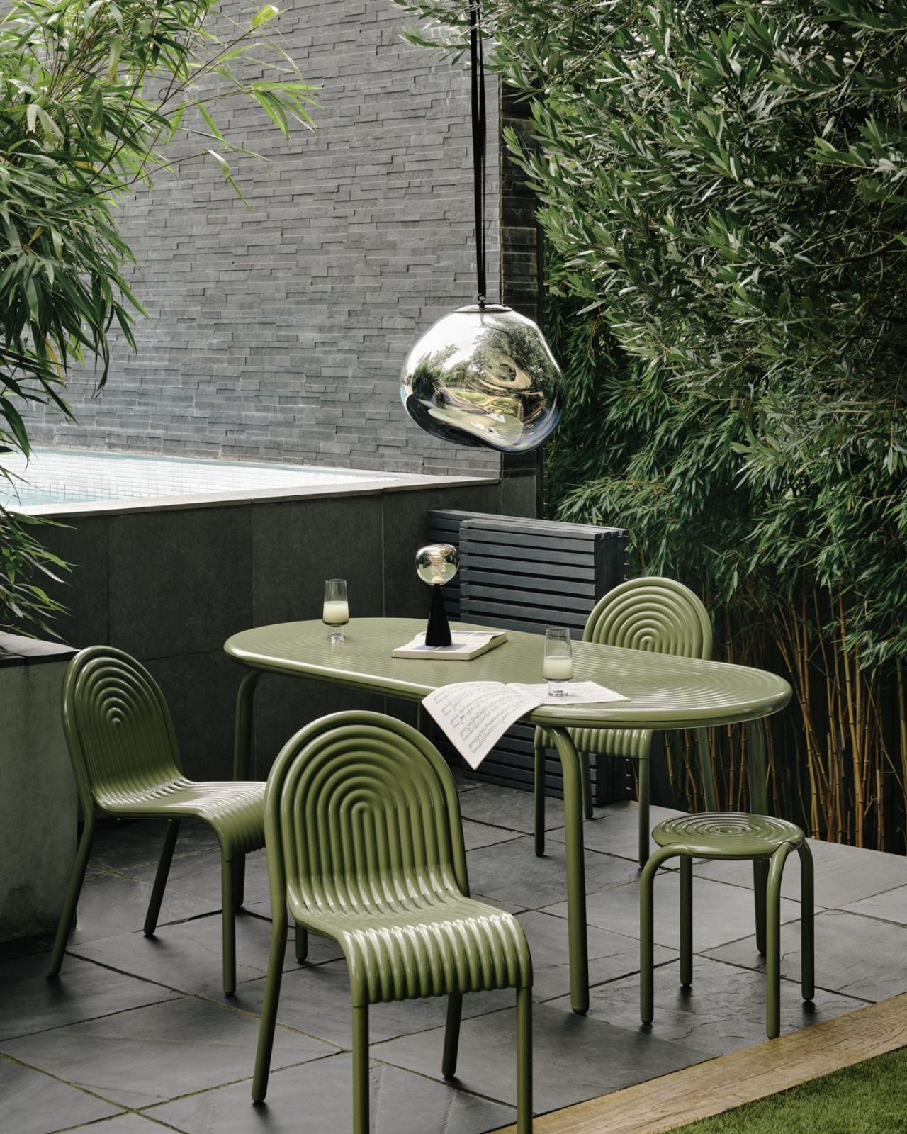 Outdoor furniture，Minimalism，Corrosion Resistant Aluminum，Modern aesthetics，Groove，