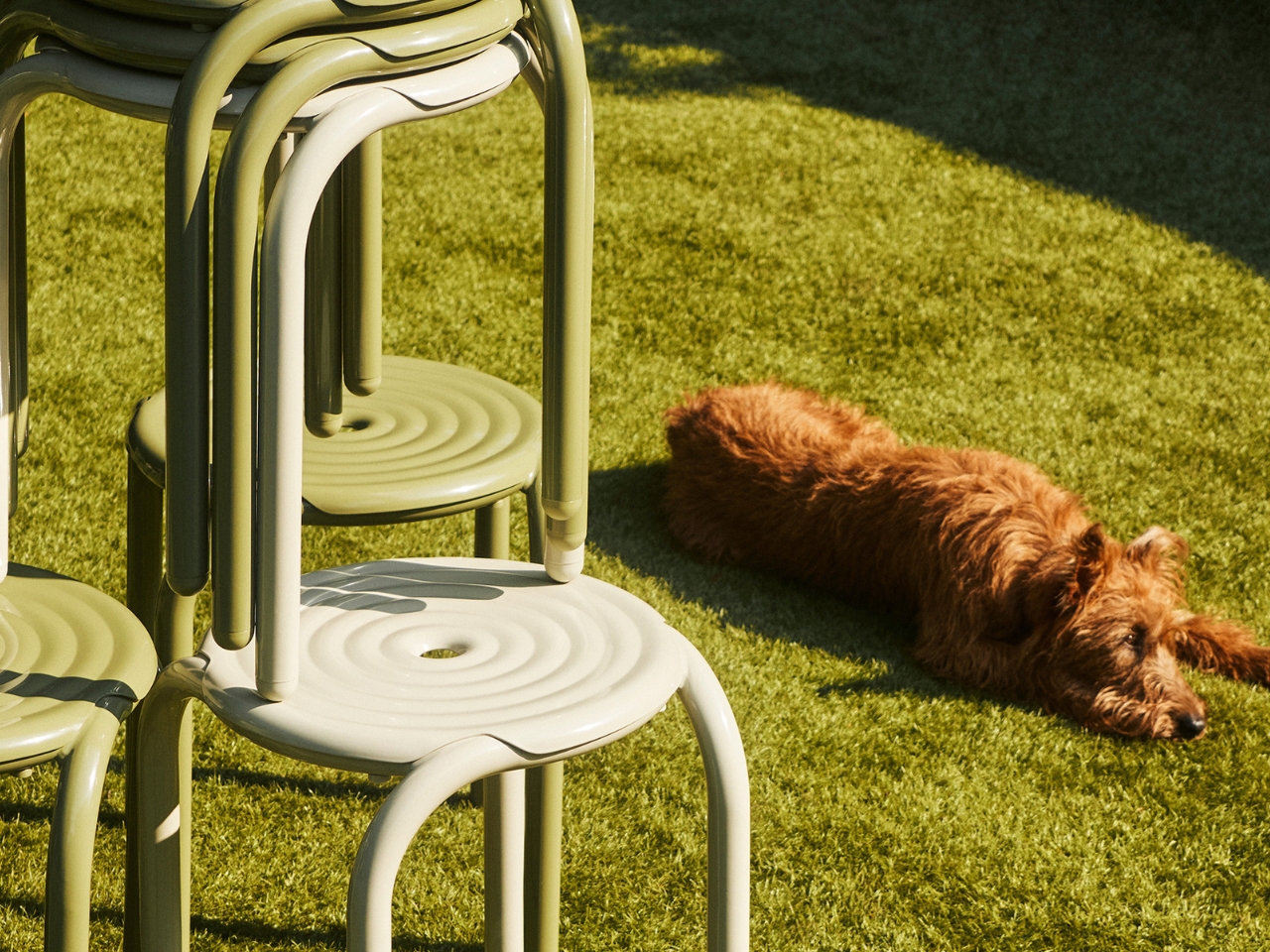 Outdoor furniture，Minimalism，Corrosion Resistant Aluminum，Modern aesthetics，Groove，