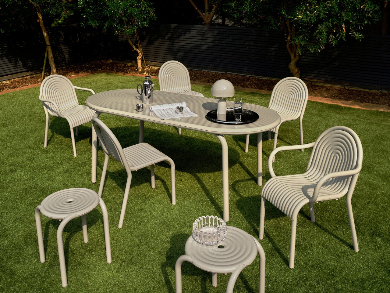 Outdoor furniture，Minimalism，Corrosion Resistant Aluminum，Modern aesthetics，Groove，