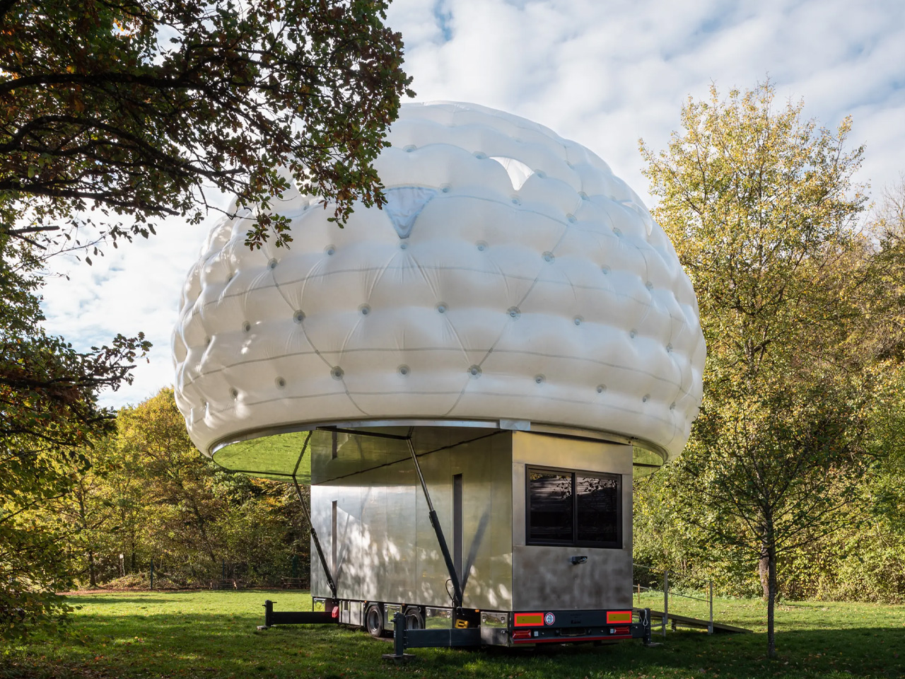 Mini House，Stainless steel biaxial，Luxembourg，Outdoor Residence，