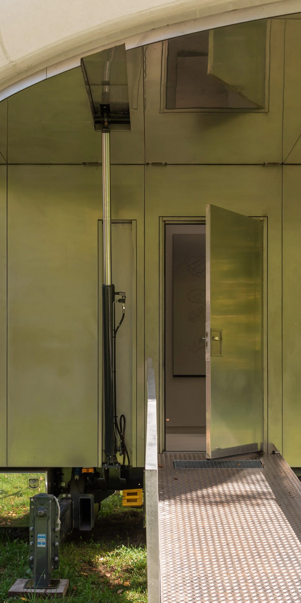 Mini House，Stainless steel biaxial，Luxembourg，Outdoor Residence，