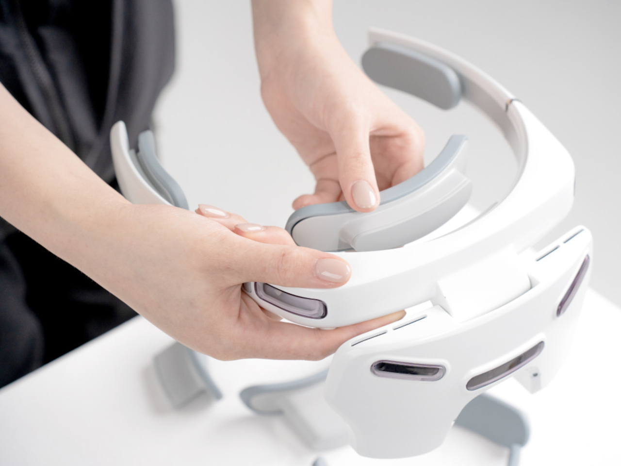 Mixed reality，Headband Design，reversible，User experience，virtual reality，