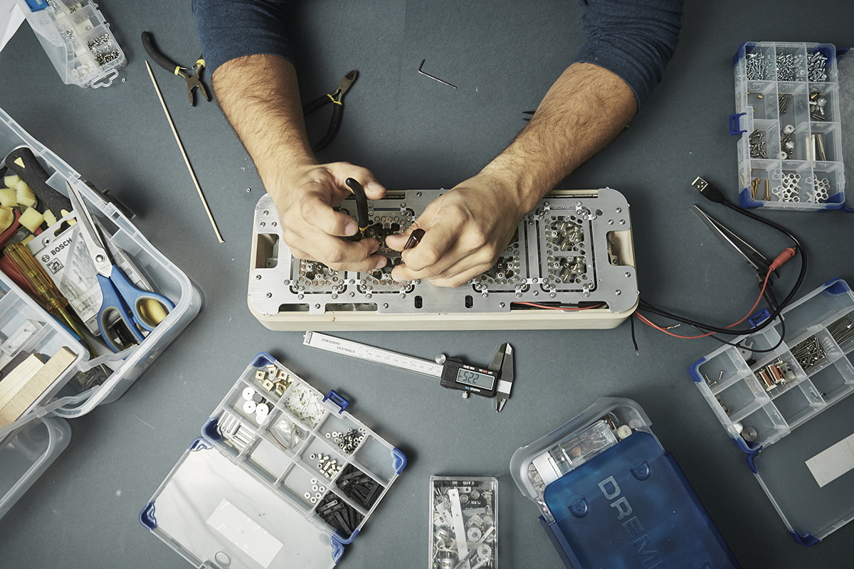 Rhei，Liquid Clock，Clock，Liquid display，Electronic clock，Red dot award，originality，