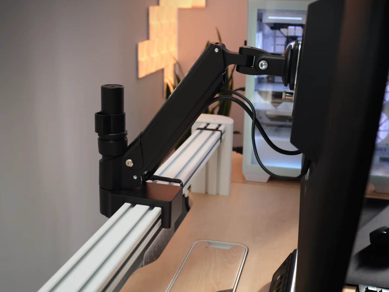 CORSAIR Platform:4，desk，furniture，Table，